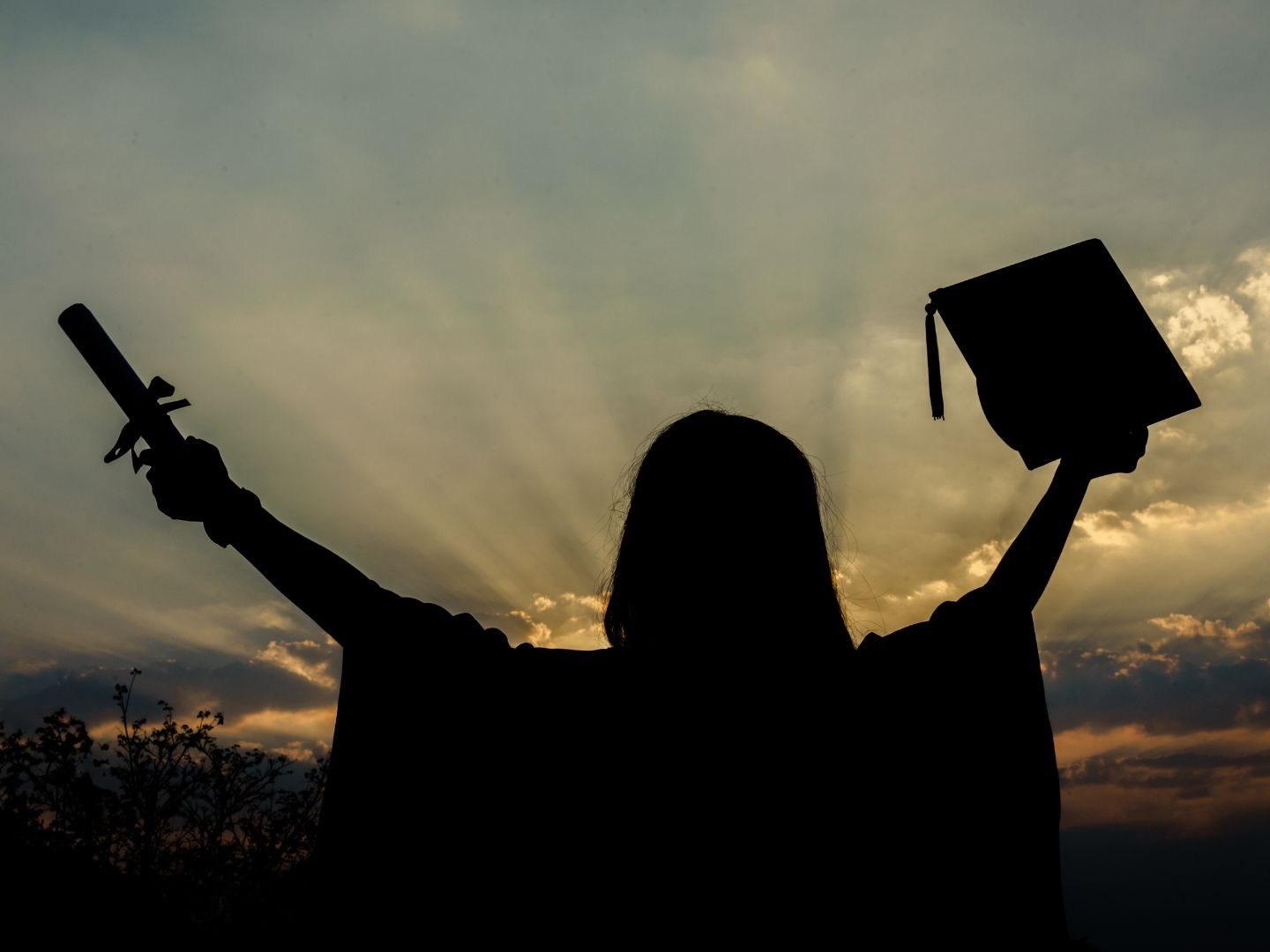 Uni-Absolventen finden in der Regel schnell einen Job und verdienen gut. Uni-Absolventen finden in der Regel schnell einen Job und verdienen gut.