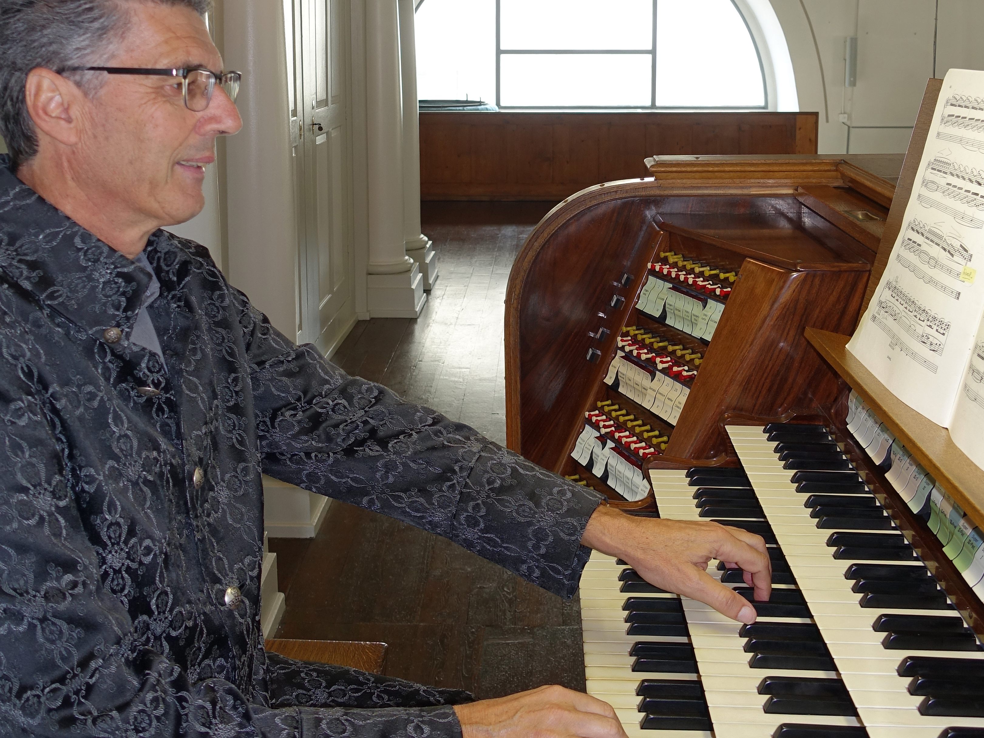 Der Organist der Stadtpfarrkirche St. Martin Rudolf Berchtel macht den Auftakt am kommenden Samstag. Der Organist der Stadtpfarrkirche St. Martin Rudolf Berchtel macht den Auftakt am kommenden Samstag.