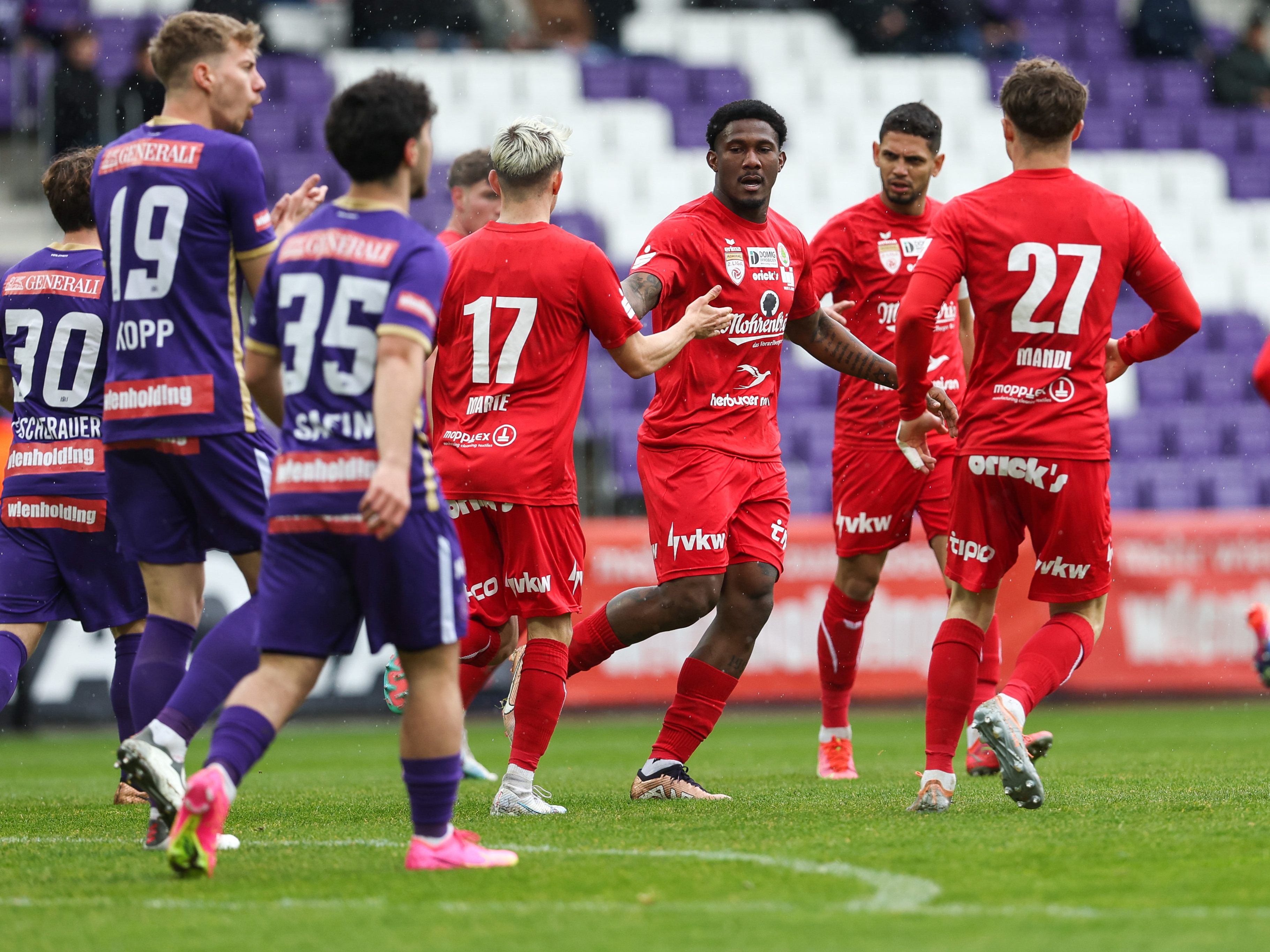 Balotelli (m.) erzielte den ersten Treffer der Dornbirner. Balotelli (m.) erzielte den ersten Treffer der Dornbirner.