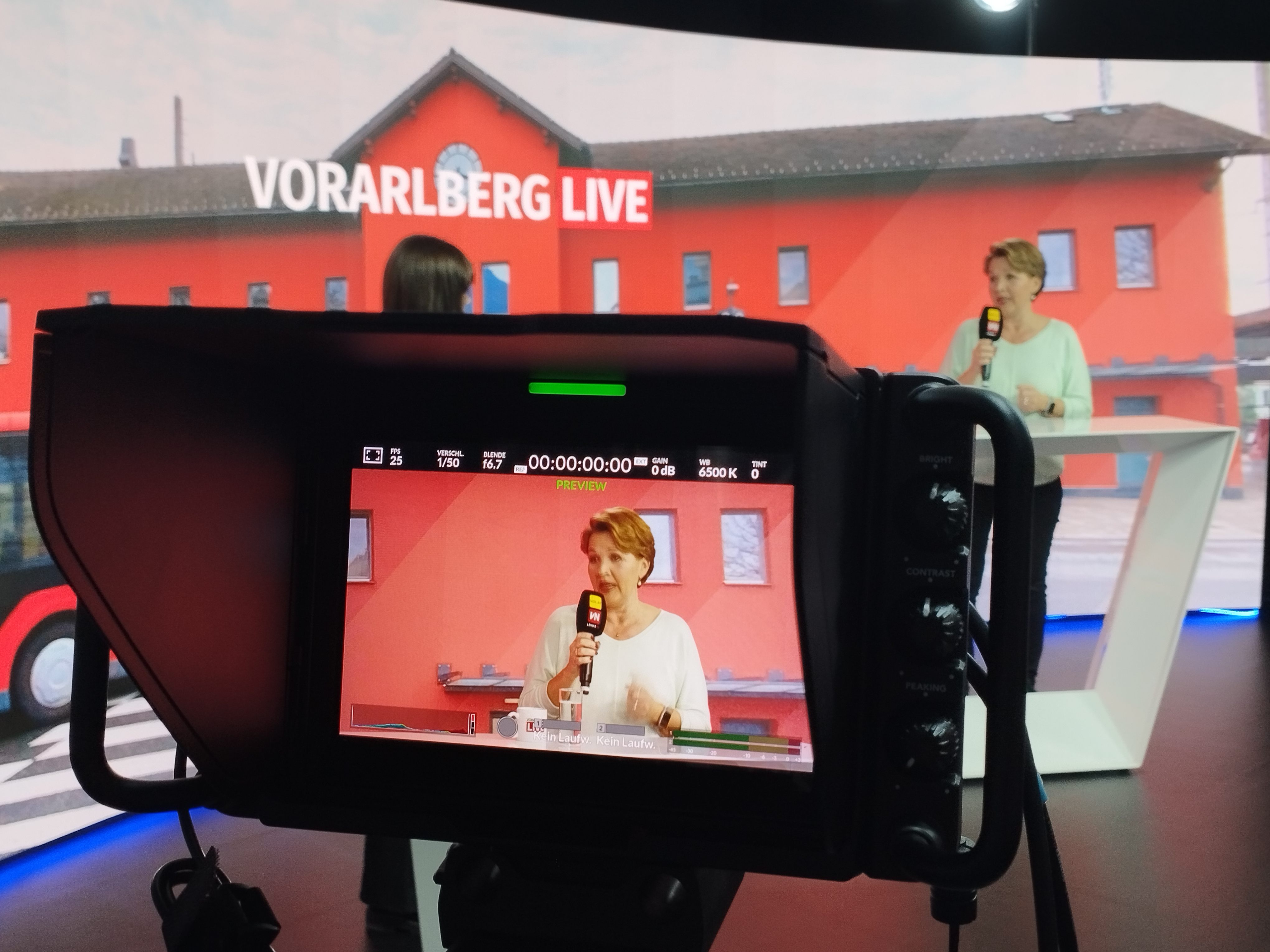 Bürgermeisterin Andrea Kaufmann sprach in "Vorarlberg LIVE" über die Situation am Bahnhof. Bürgermeisterin Andrea Kaufmann sprach in "Vorarlberg LIVE" über die Situation am Bahnhof.