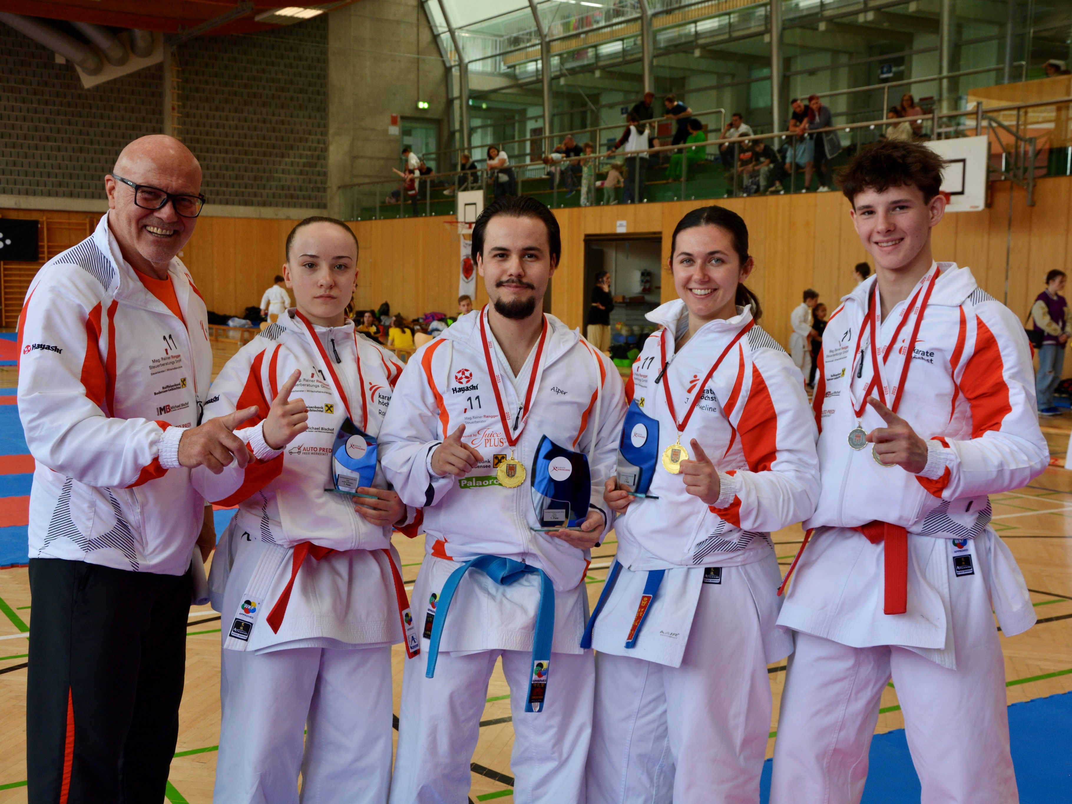 vlnr: Trainer Walter Braitsch, Riana Maly, Alper Deger, Jacqueline Berger, David Nussbaumer