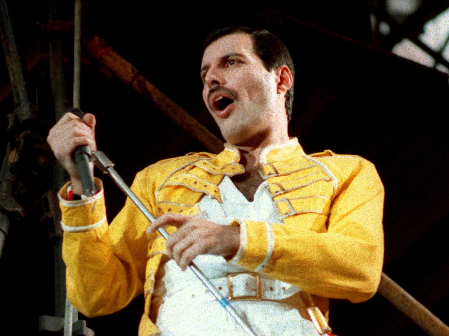 Die Privatsammlung von Freddie Mercury wird versteigert. Die Privatsammlung von Freddie Mercury wird versteigert.