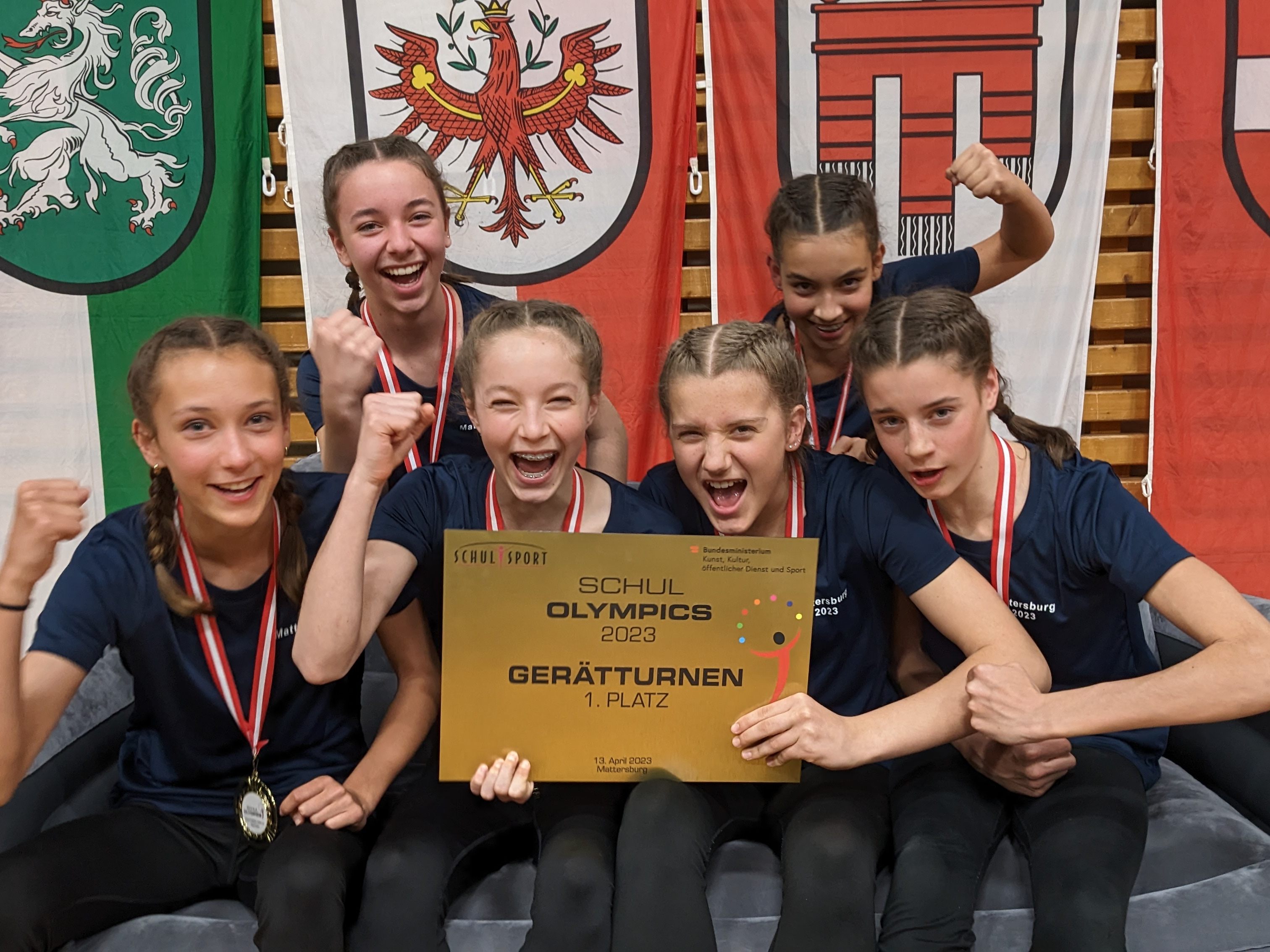 Die Mädchen der 4a Klasse turnten in Mattersburg groß auf. Die Mädchen der 4a Klasse turnten in Mattersburg groß auf.