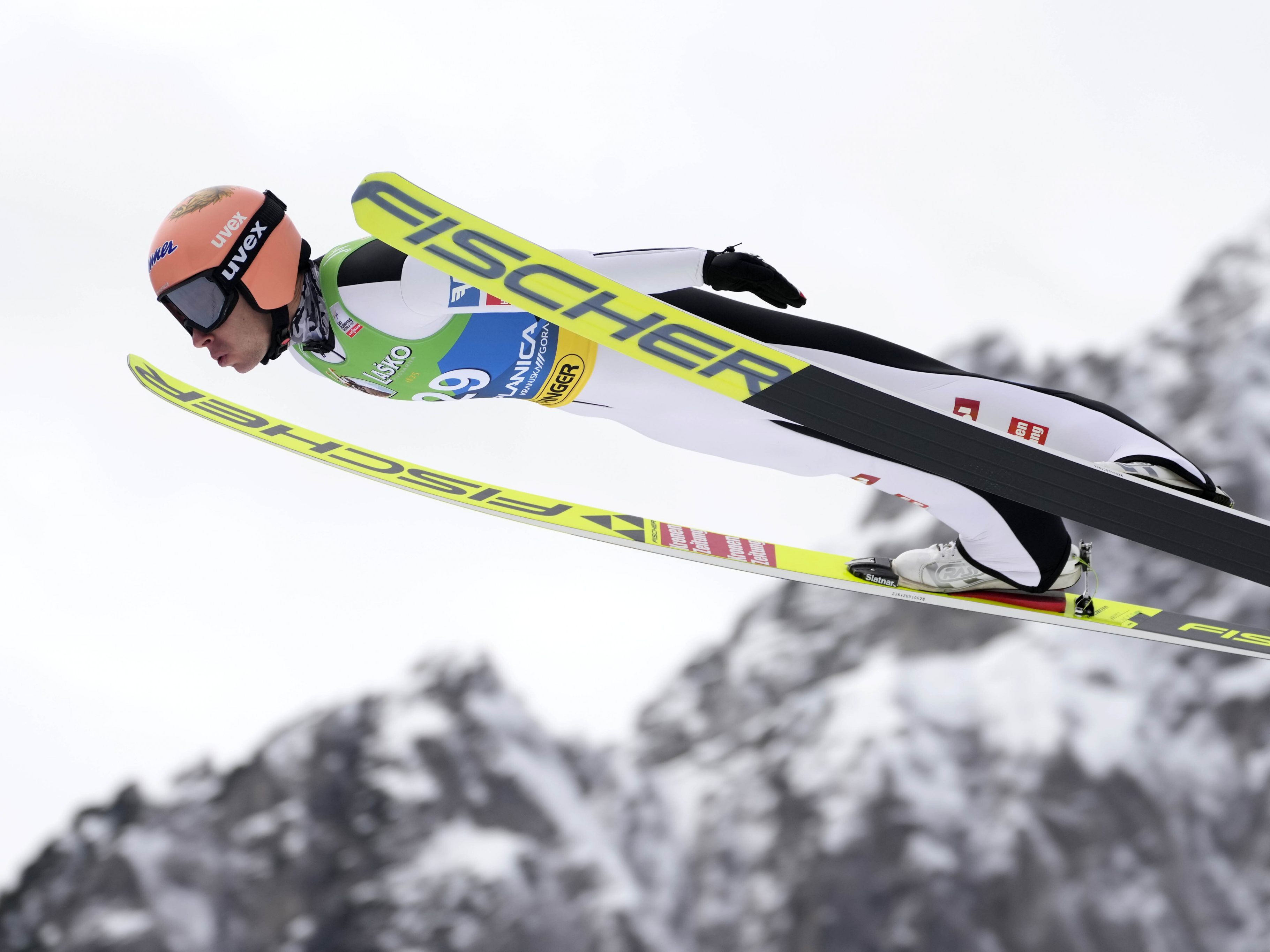 Stefan Krafts Saison: Zweiter im Gesamtweltcup und die kleine Kugel fürs Skifliegen. Stefan Krafts Saison: Zweiter im Gesamtweltcup und die kleine Kugel fürs Skifliegen.