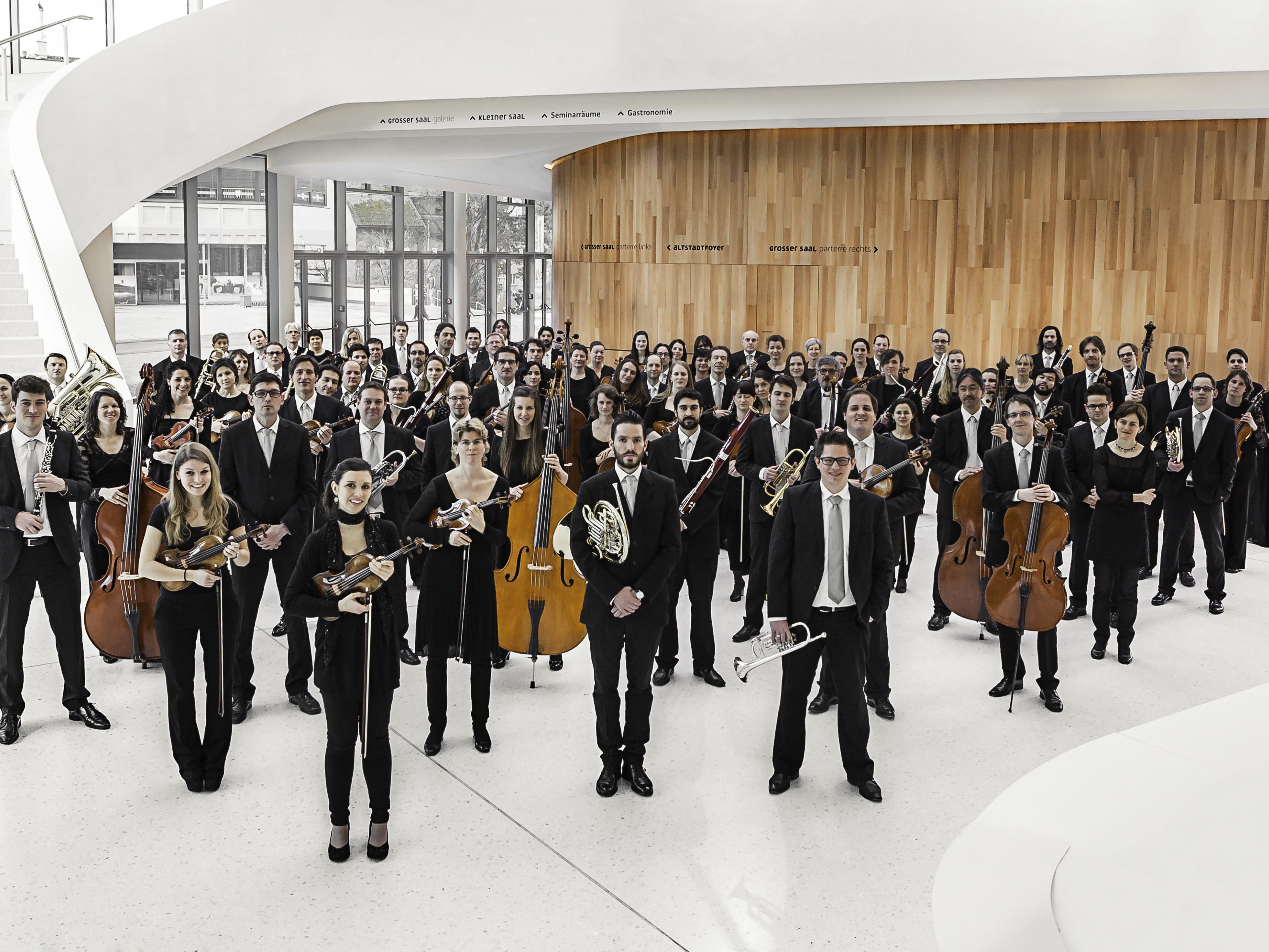 Das Ensemble des Symphonieorchester Vorarlberg freut sich auf den nächsten Auftritt. Das Ensemble des Symphonieorchester Vorarlberg freut sich auf den nächsten Auftritt.