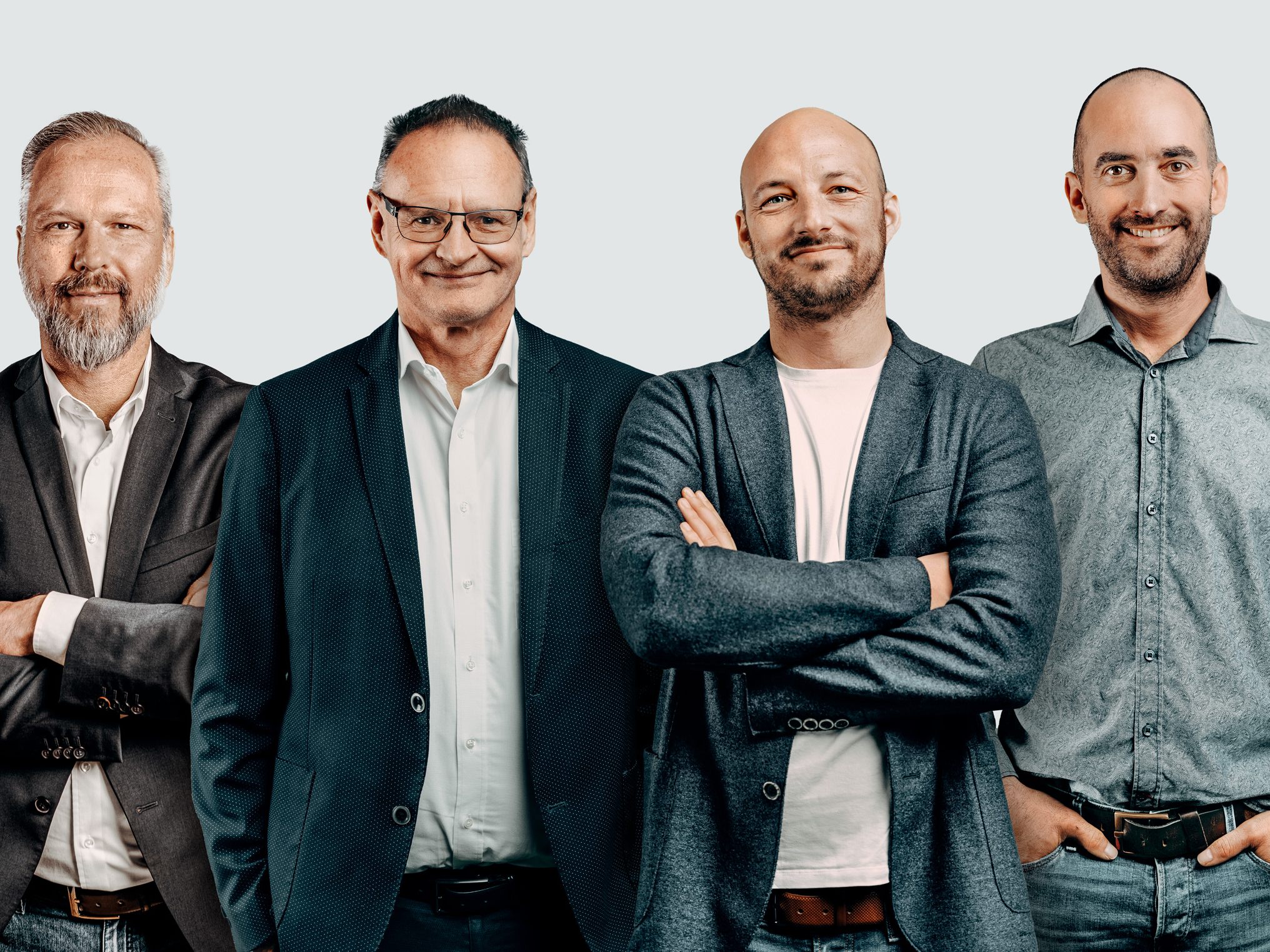 e.battery systems stellt mit der Umwandlung in eine Aktiengesellschaft die Weichen für weiteres Wachstum. Im Bild (v. l. n. r.): Prokurist Peter Loacker, Vorstand Günter Hagspiel, Vorstand Christopher Schöpf und Prokurist Christoph Pürmair. e.battery systems stellt mit der Umwandlung in eine Aktiengesellschaft die Weichen für weiteres Wachstum. Im Bild (v. l. n. r.): Prokurist Peter Loacker, Vorstand Günter Hagspiel, Vorstand Christopher Schöpf und Prokurist Christoph Pürmair.