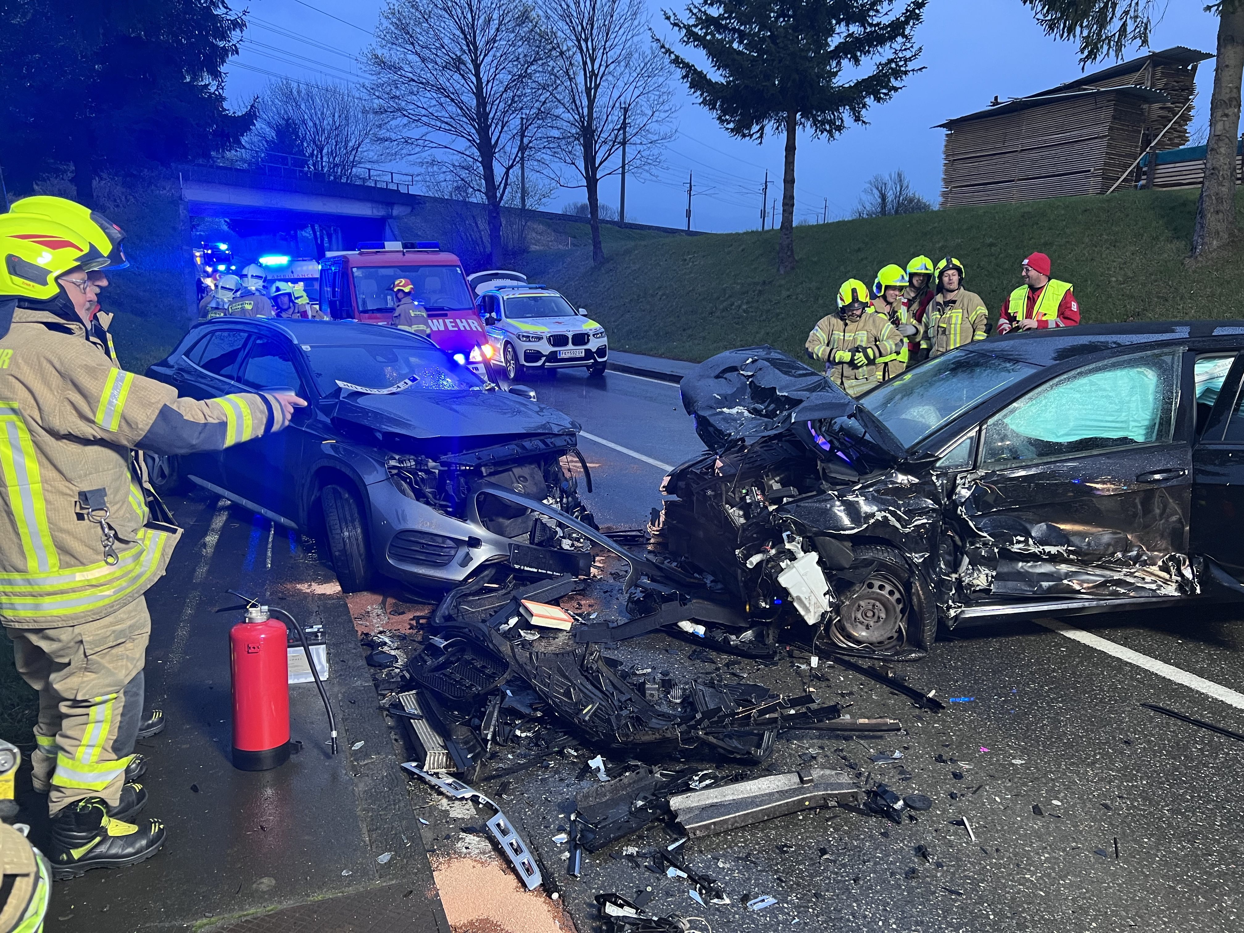 An den Fahrzeugen entstand Totalschade