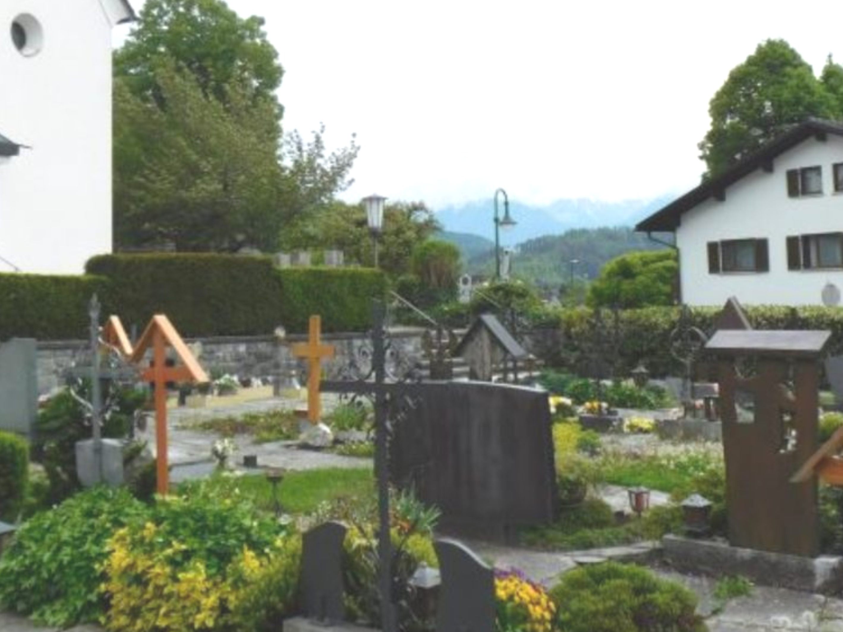 Am Röthner Friedhof entsteht eine neue Urnenwand und zwei Rampen sollen für eine barrierefreie Erreichung aller Ebenen sorgen