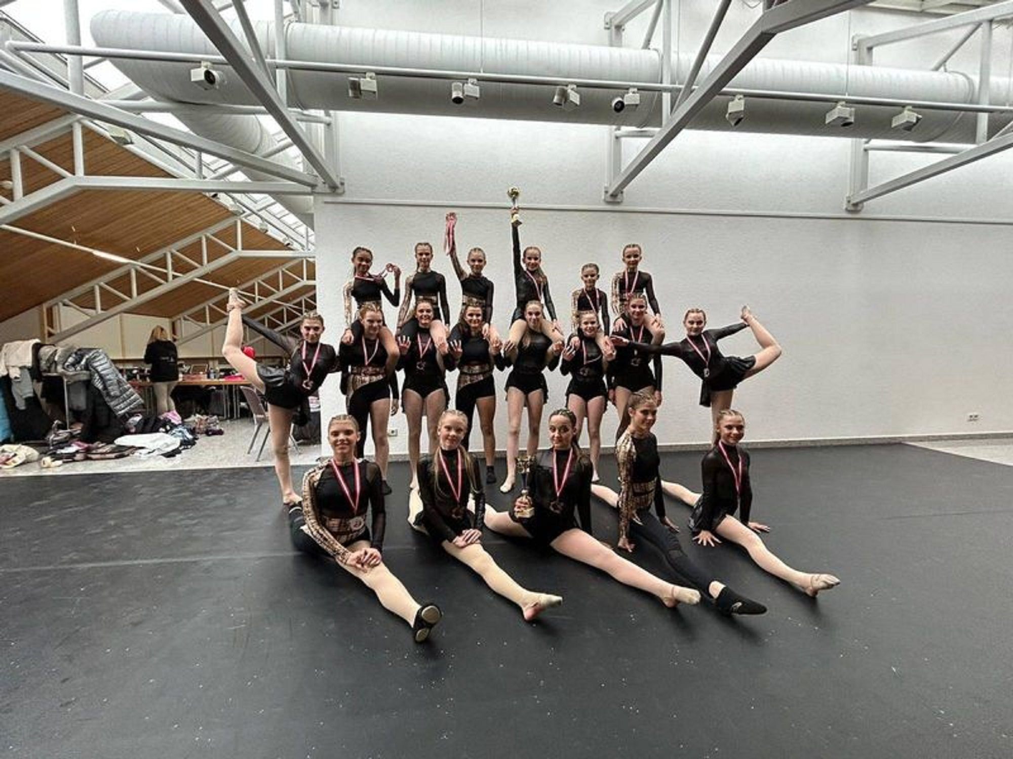 Stockerlplätze für  Show Dance Gruppe TS Hard