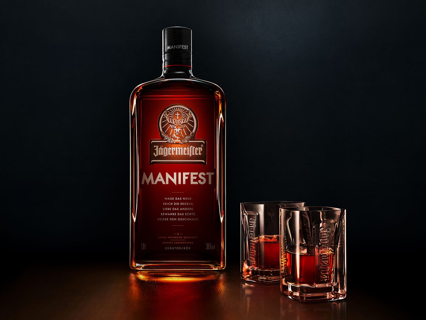 Wir verlosen 2 Superpremium-Kräuterlikör Manifest von Jägermeister.