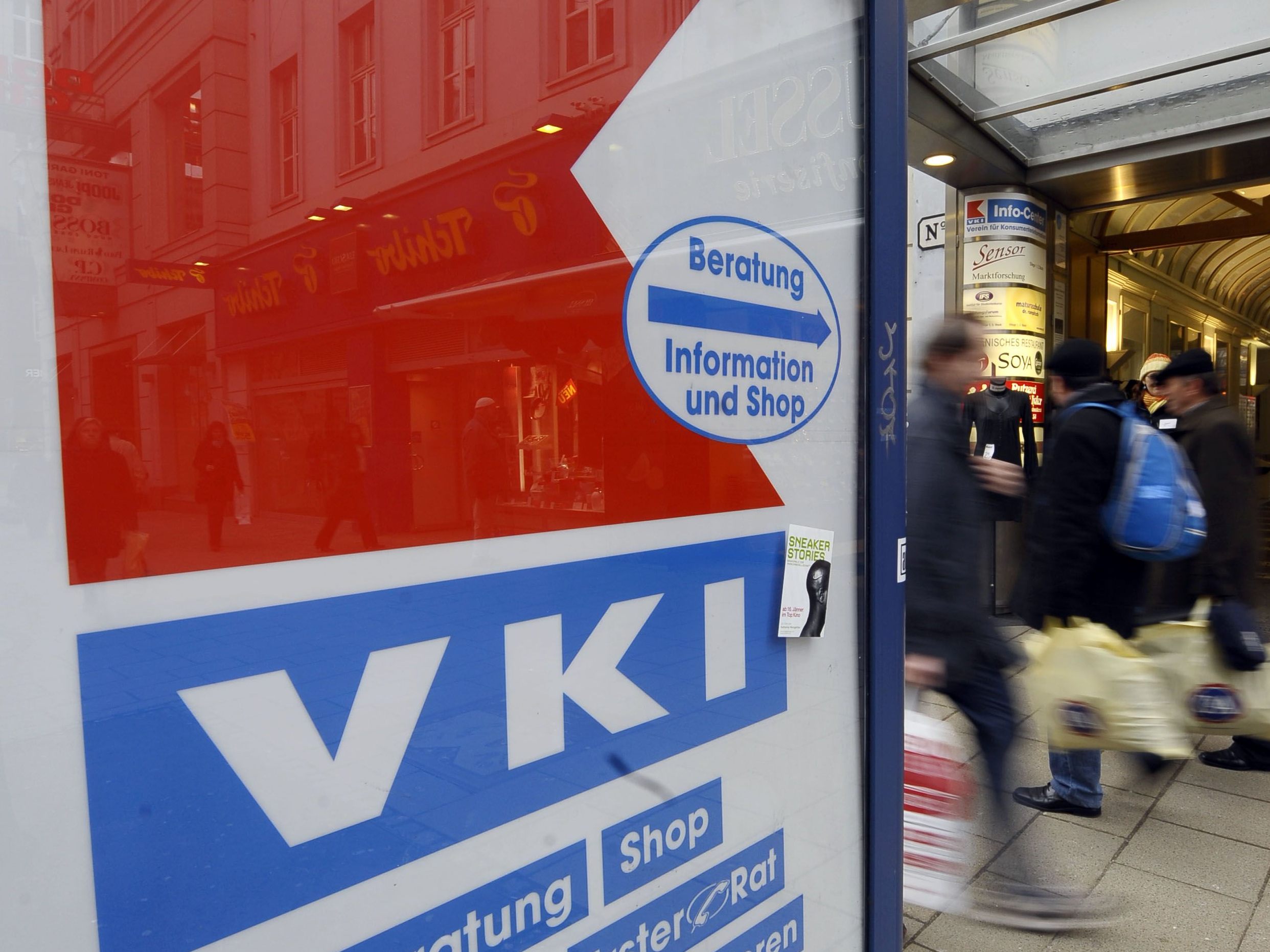 Der VKI startet eine Sammelaktion gegen unzulässige Klauseln in Lebensversicherungsverträgen. Der VKI startet eine Sammelaktion gegen unzulässige Klauseln in Lebensversicherungsverträgen.