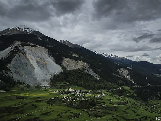 Blick auf das Dorf und den "Brienzer Rutsch" Blick auf das Dorf und den "Brienzer Rutsch"
