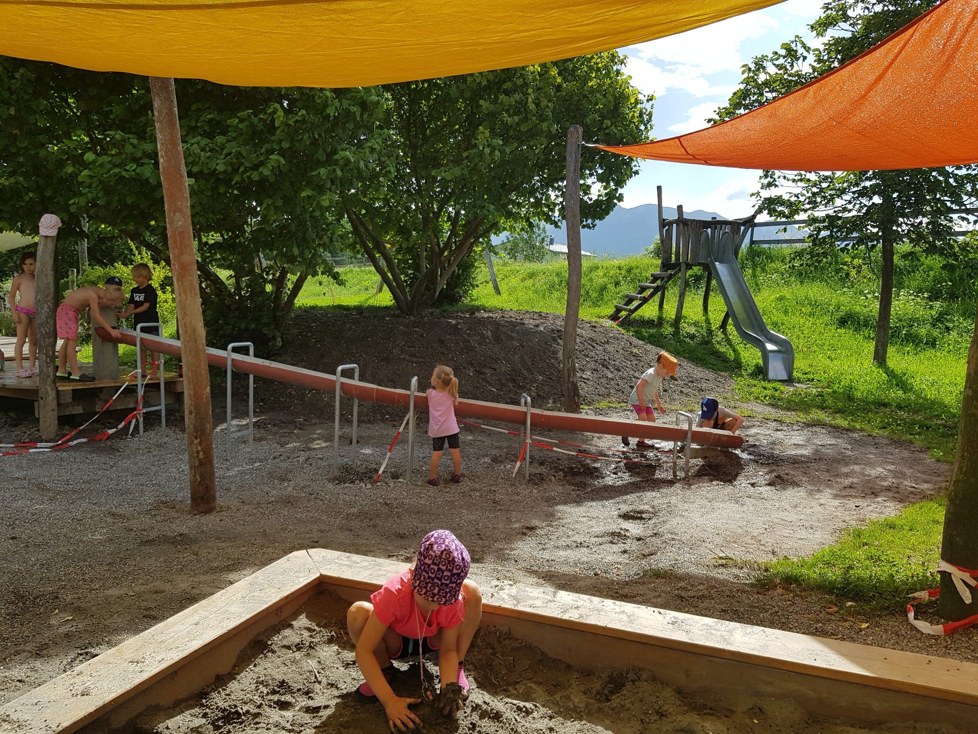 Ein WC-Häuschen auf dem Ratz-Fatz Spielplatz sorgt wieder für Unruhe in Weilers Gemeindevertretung Ein WC-Häuschen auf dem Ratz-Fatz Spielplatz sorgt wieder für Unruhe in Weilers Gemeindevertretung