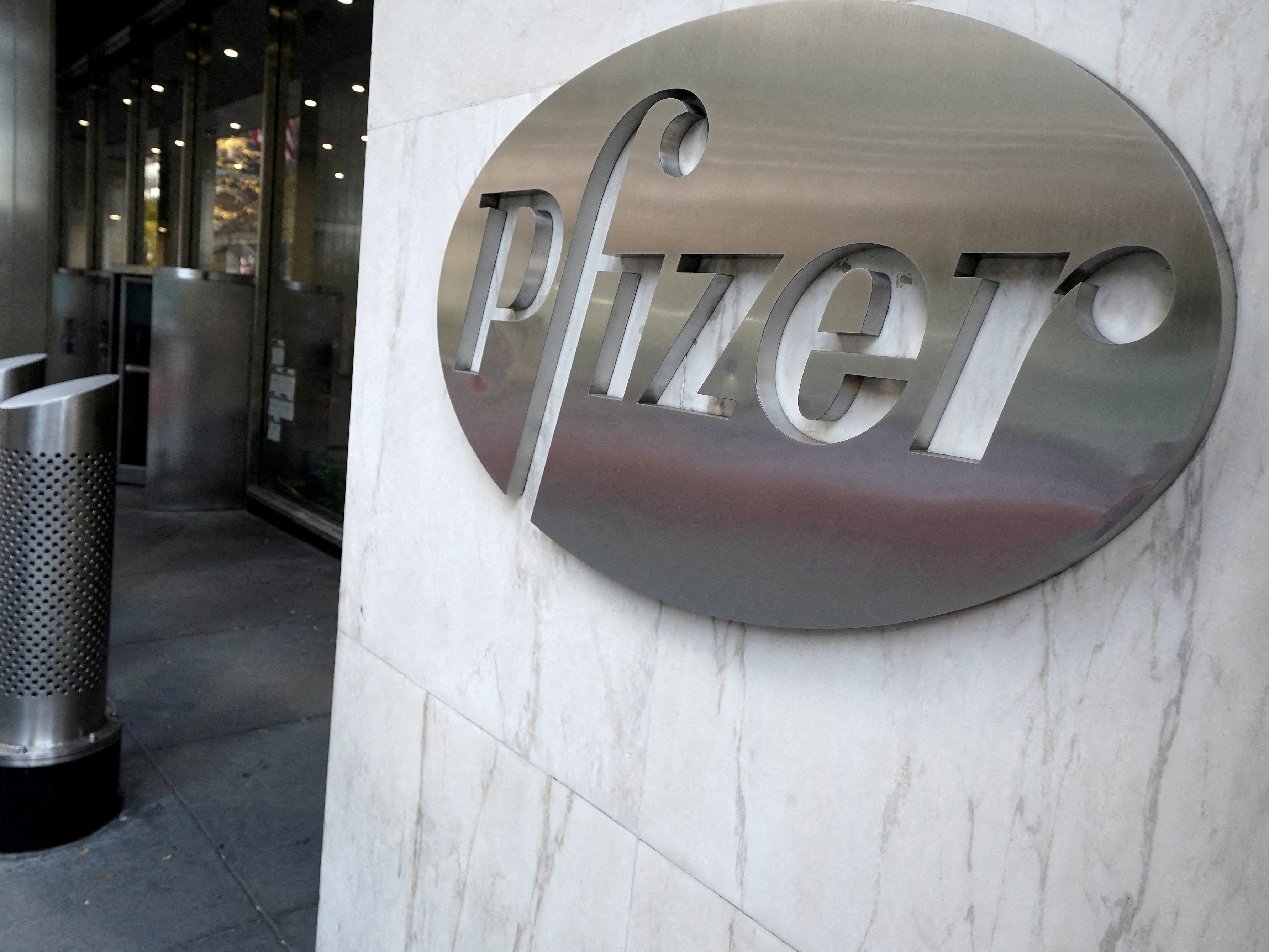 Österreichs Impfliefervertrag mit Pfizer konnte mehr als halbiert werden. Österreichs Impfliefervertrag mit Pfizer konnte mehr als halbiert werden.