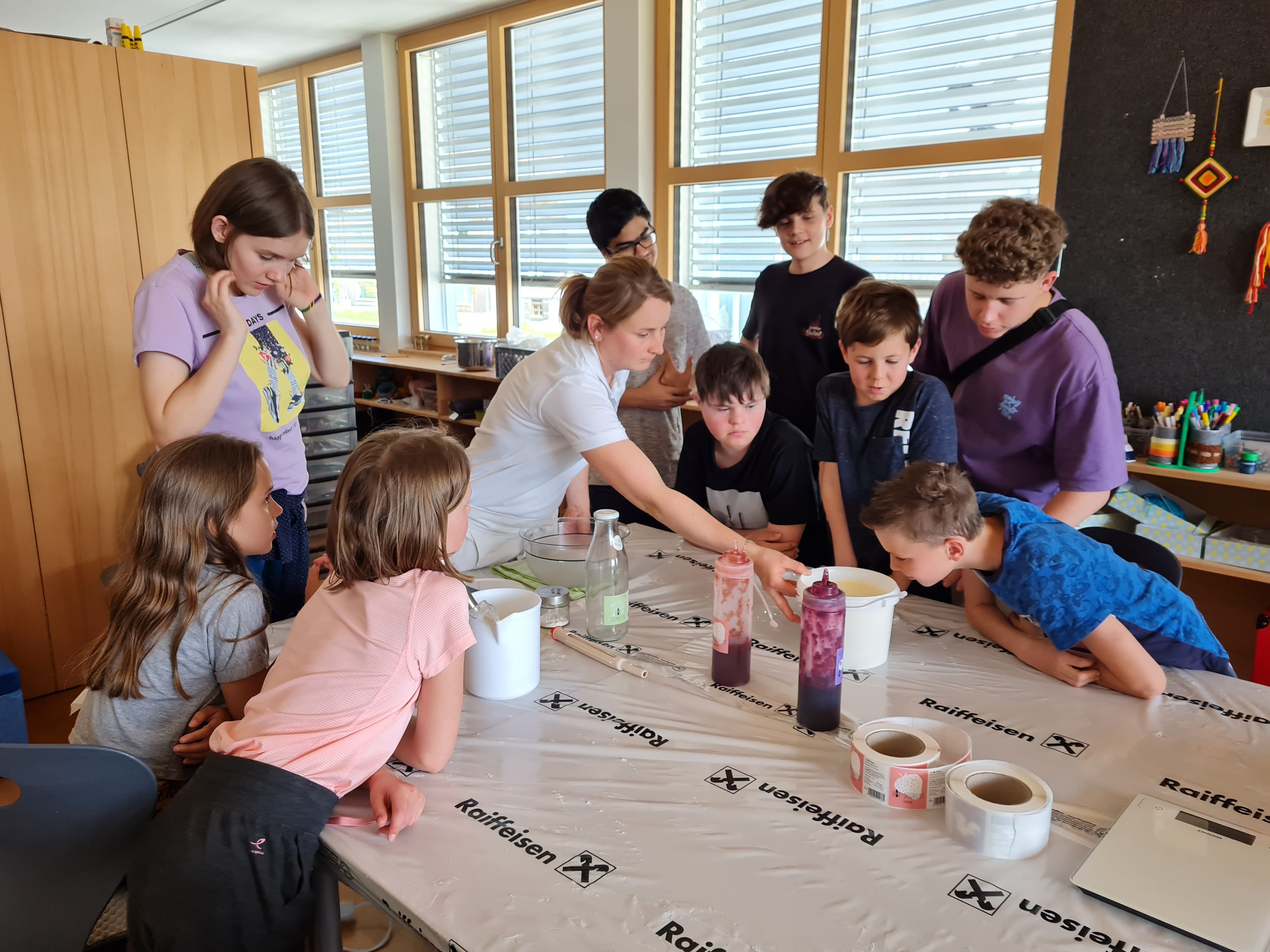Beim Projekttag durften alle Kinder und Jugendlichen ihr eigenes Fruchtjoghurt herstellen.