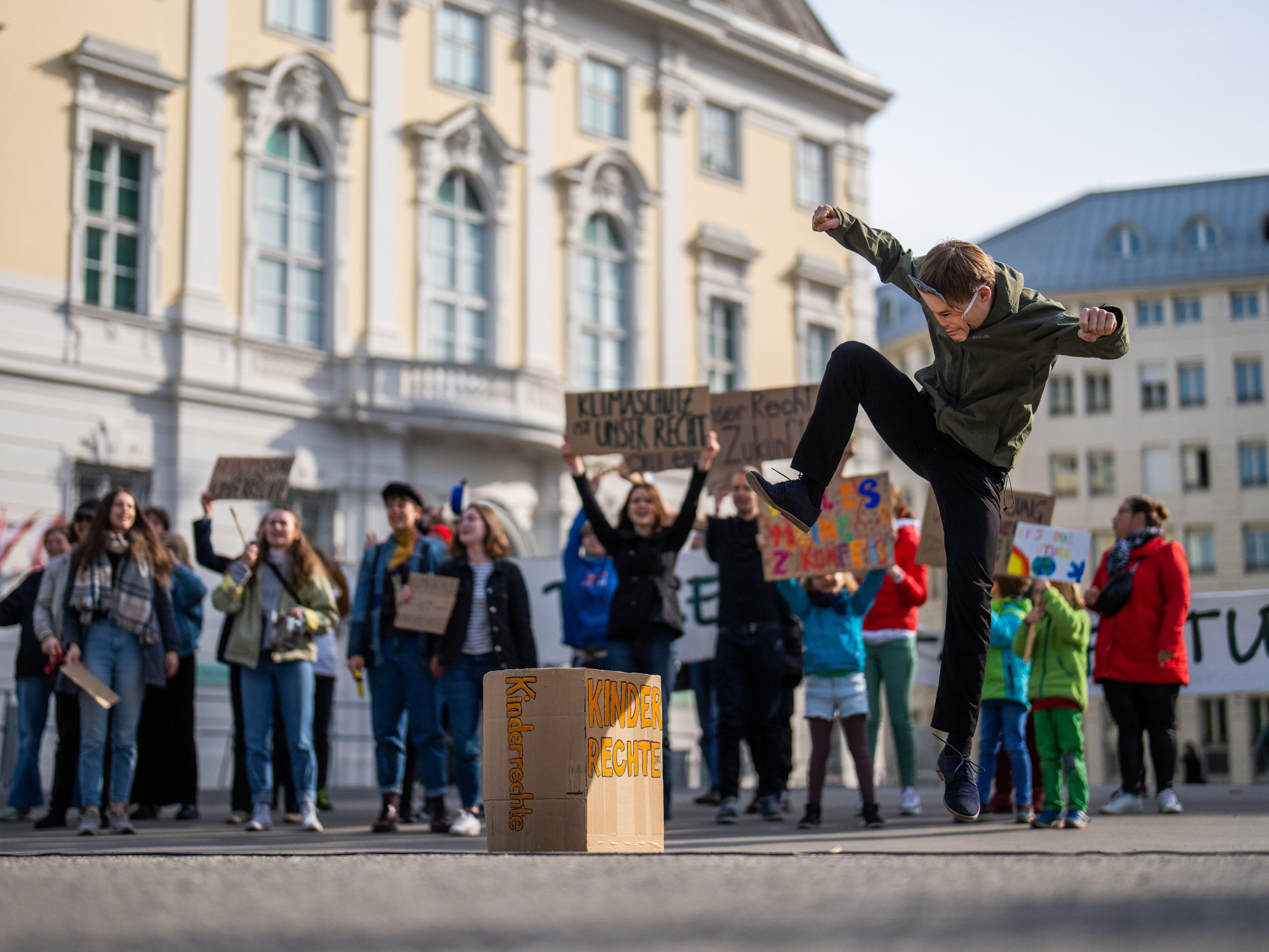 Fridays for Future rufen am 15. September 2023 zum weltweiten Klimastreik auf.