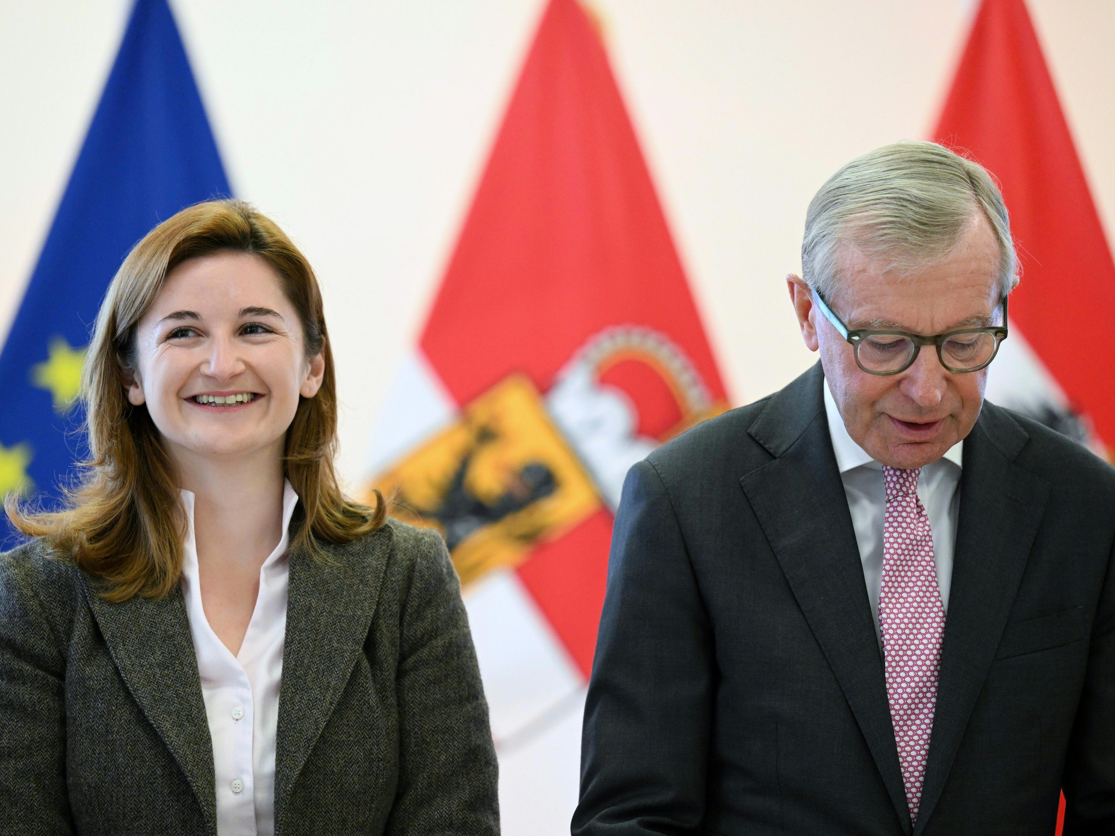 Die schwarz-blaue Landesregierung in Salzburg ist nun fix. Die schwarz-blaue Landesregierung in Salzburg ist nun fix.