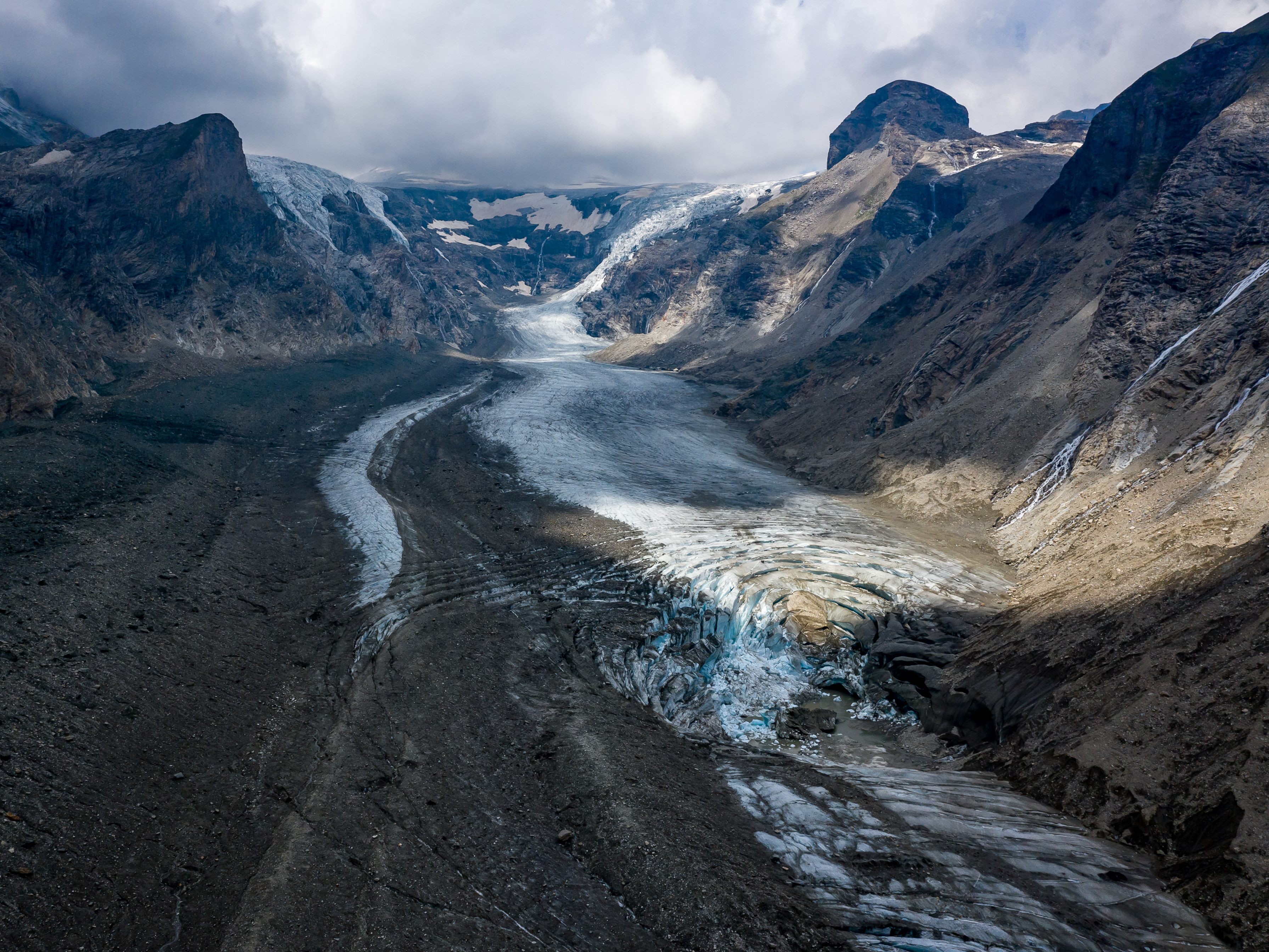 Die Gletscher in Österreich gehen massiv zurück.