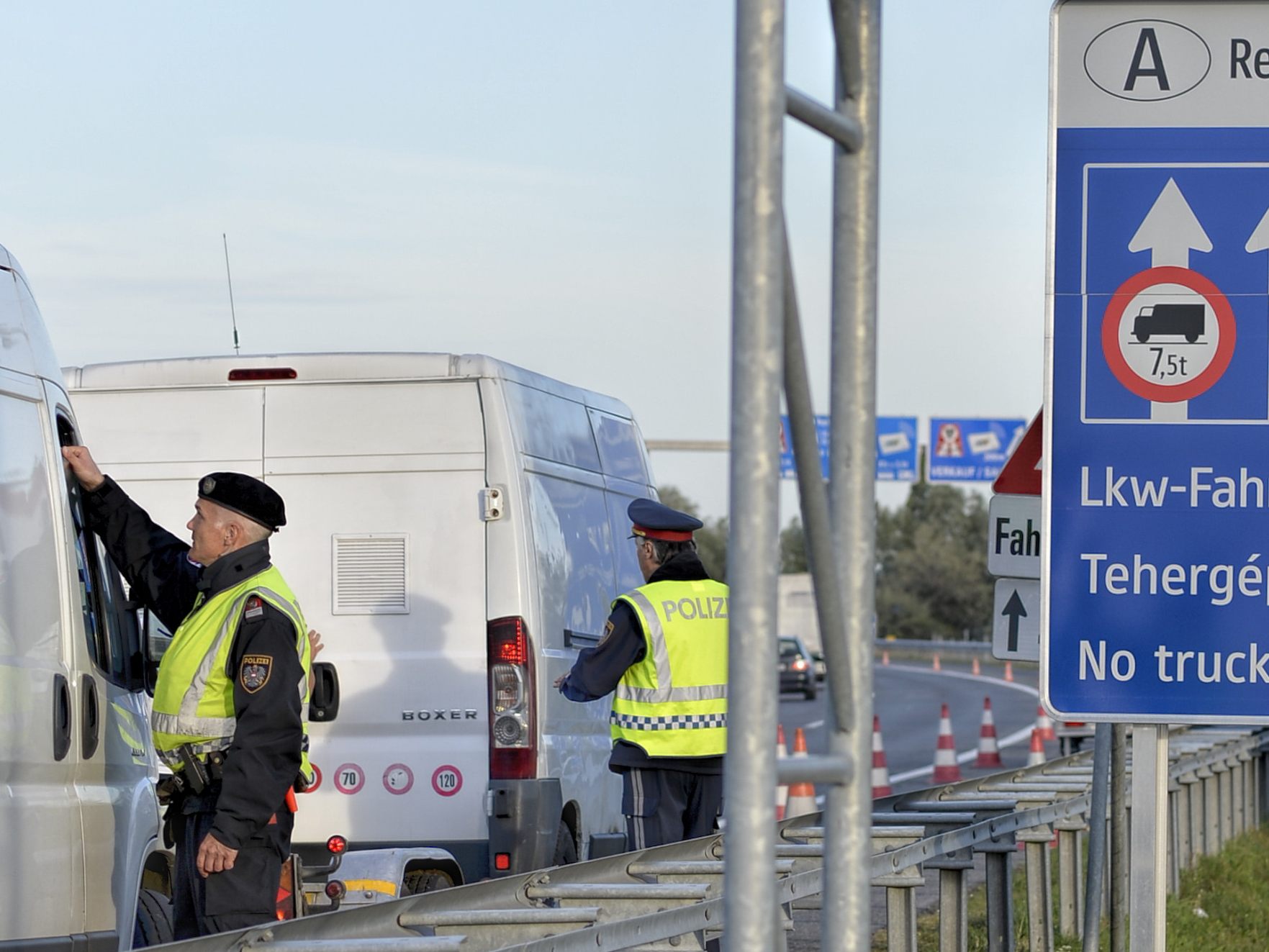 Schlepper frühzeitig entlassen: Schallenberg fordert "volle Aufklärung".