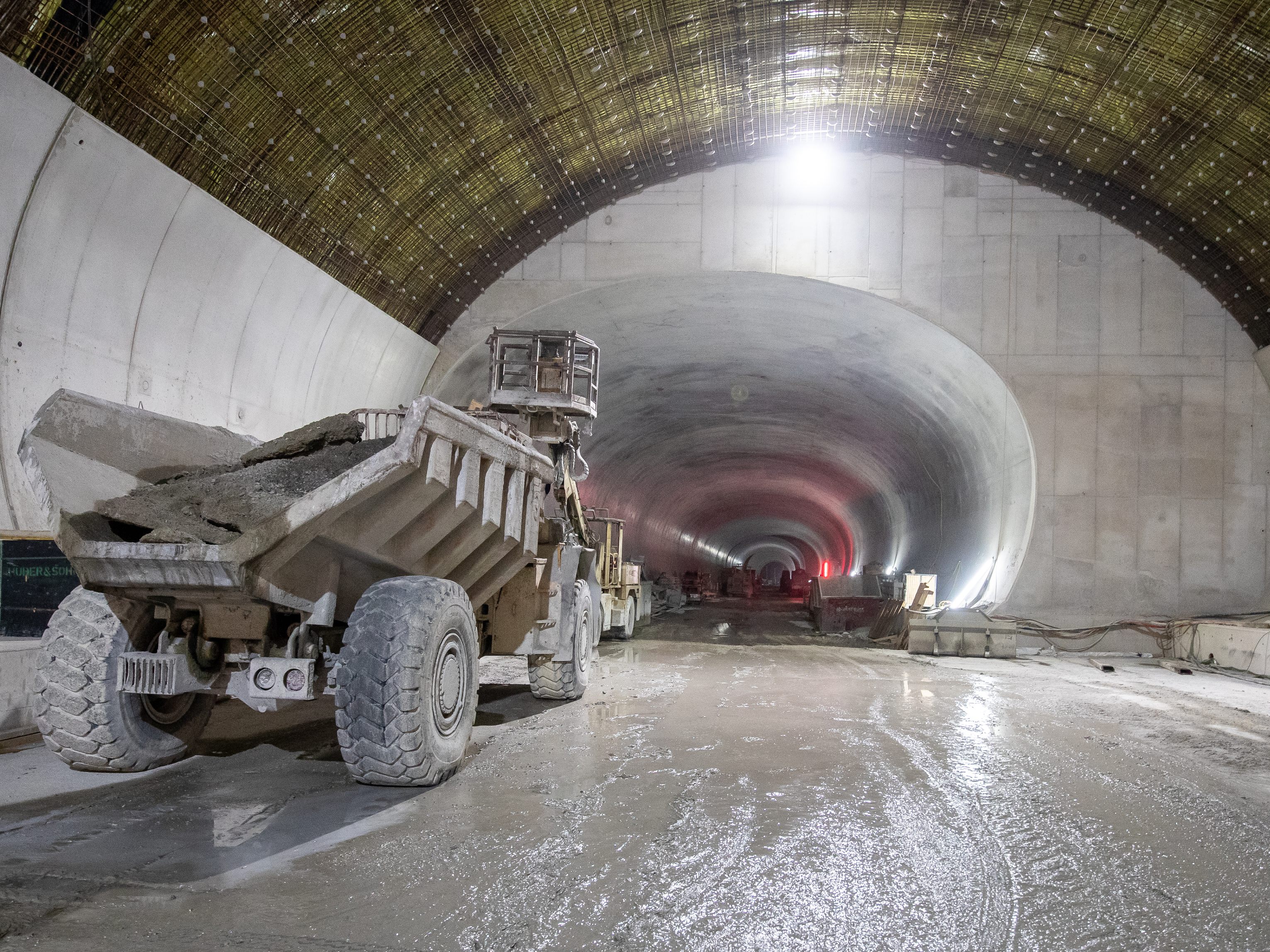 Der Brennerbasistunnel wird offenbar um rund eine Mrd. Euro teurer. Der Brennerbasistunnel wird offenbar um rund eine Mrd. Euro teurer.