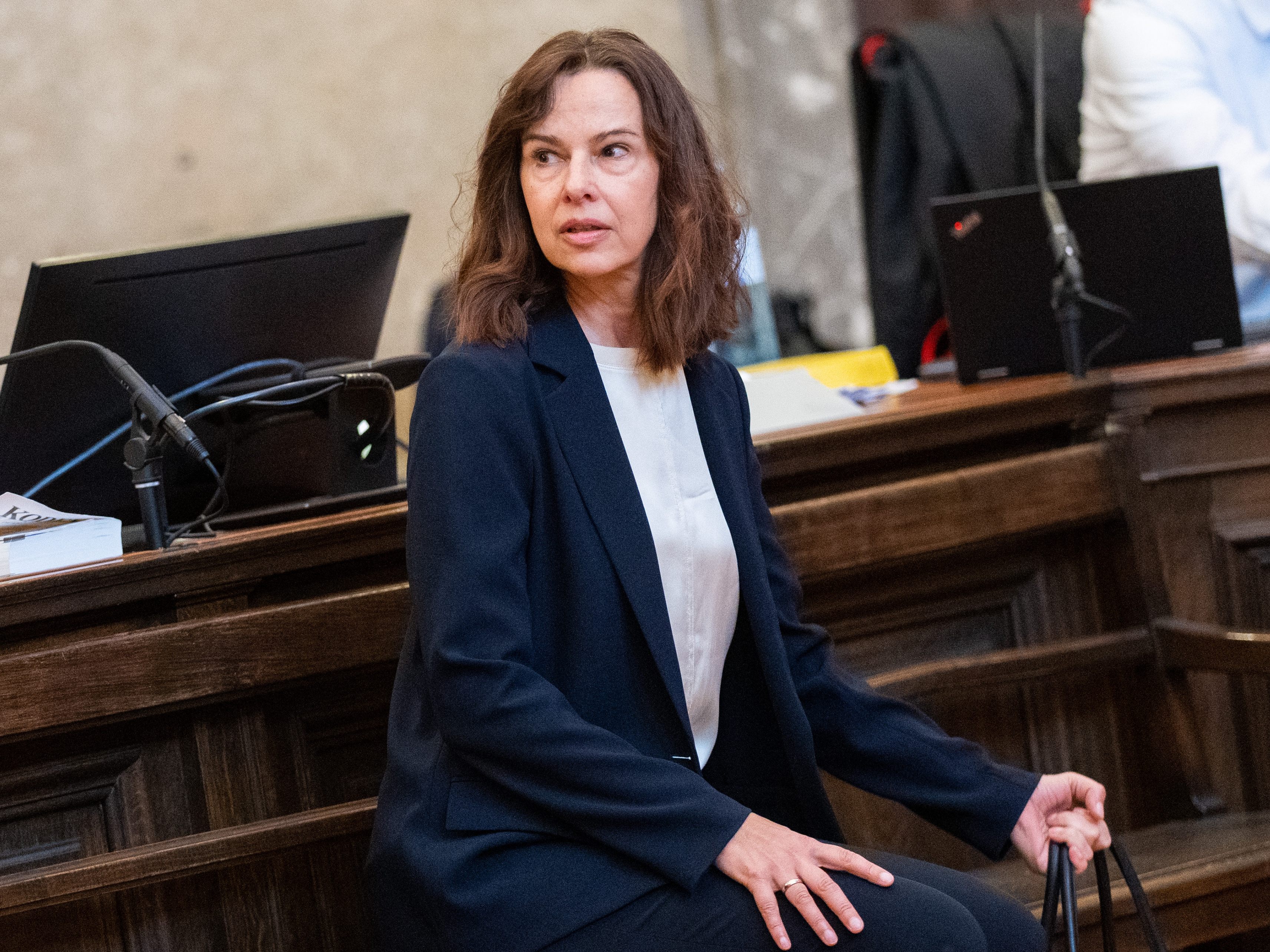Karmasin-Prozess: Angeklagte ergänzend zu Entgeltsfortzahlung befragt. Karmasin-Prozess: Angeklagte ergänzend zu Entgeltsfortzahlung befragt.