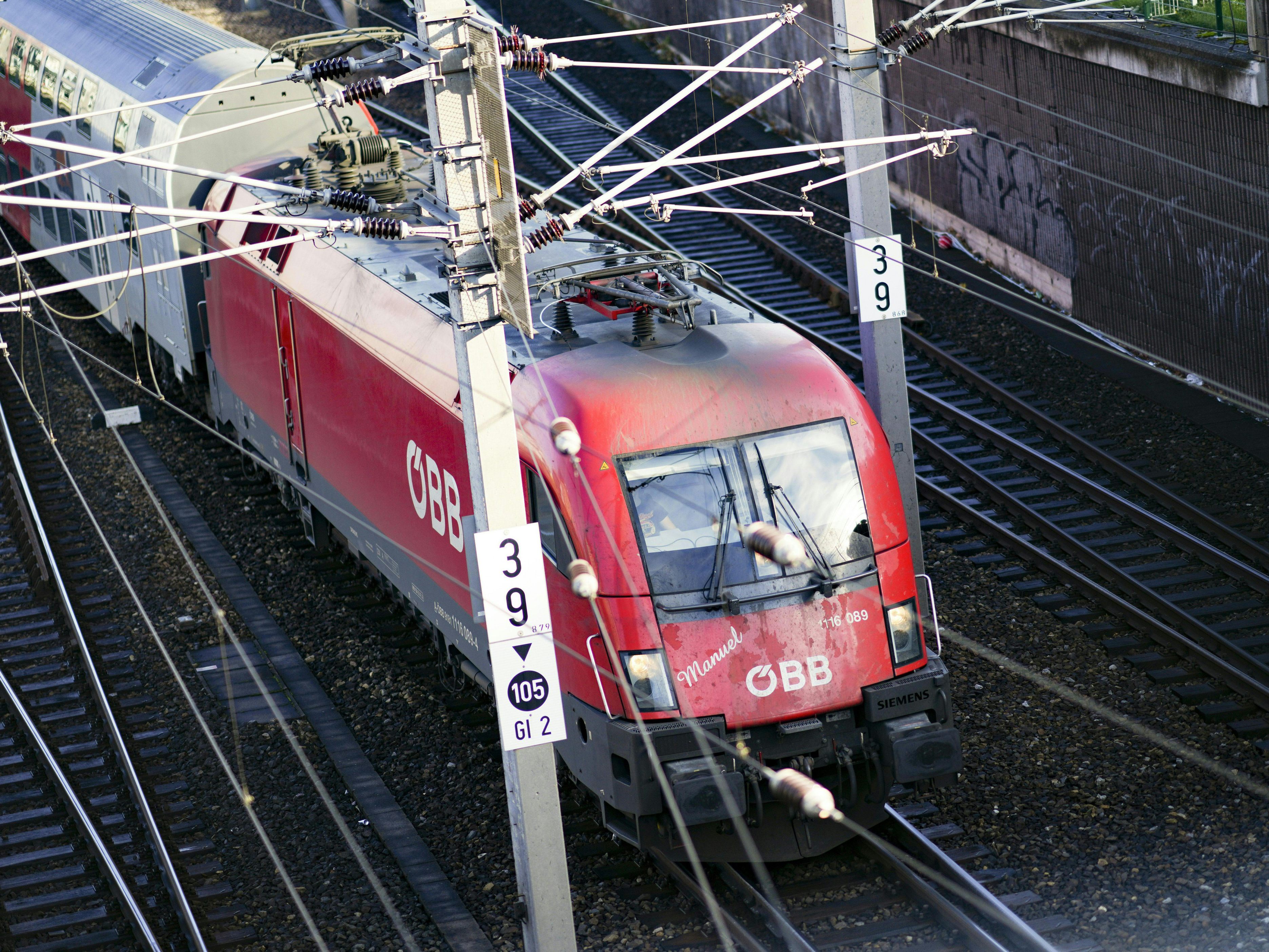 In einem Railjet von Bregenz nach Wien hörten die Passagiere statt der Durchsage der nächsten Haltestelle vor St. Pölten eine Hitler-Rede.