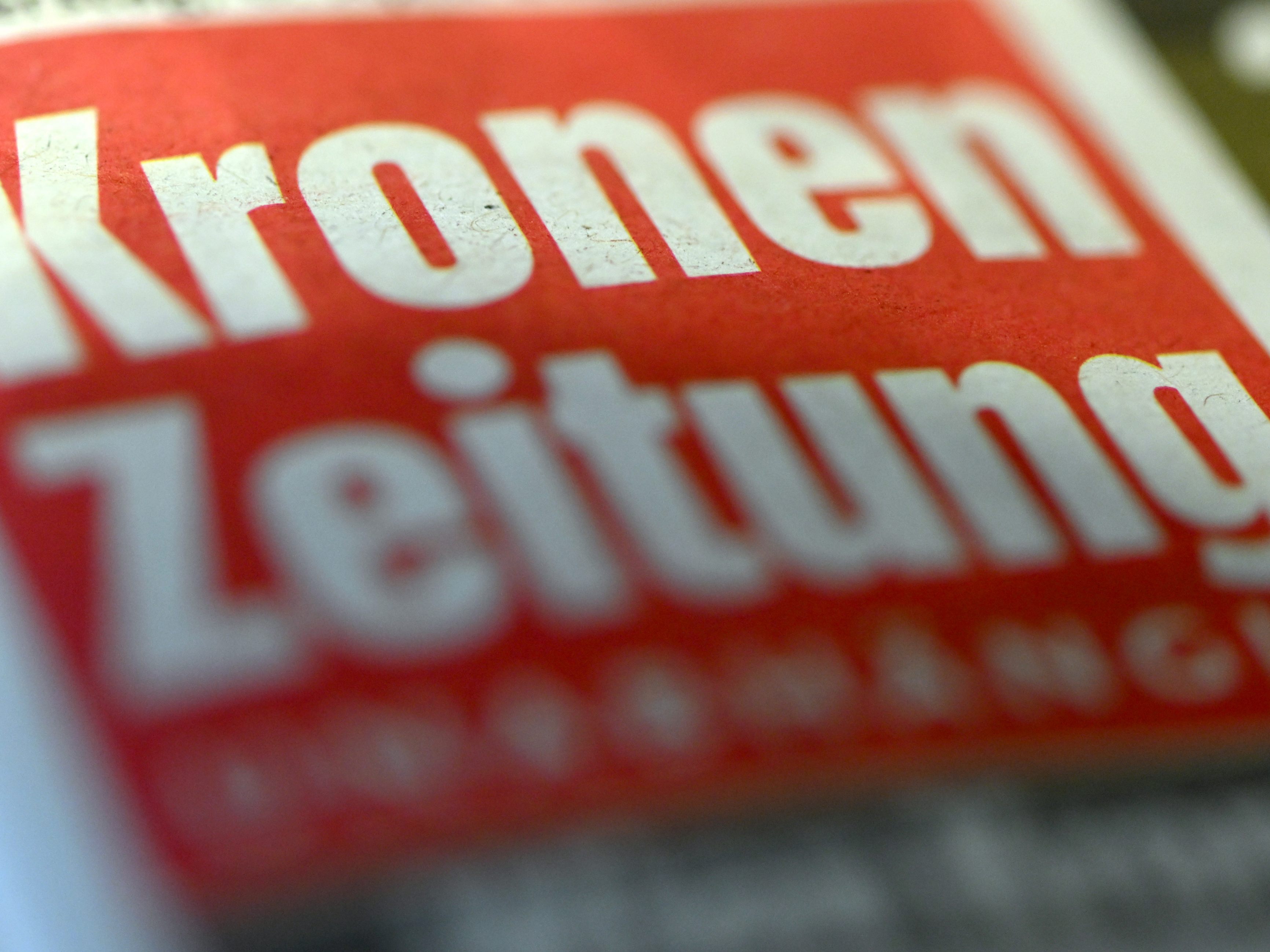 Der Presserat rügt die "Kronen Zeitung" für das Video einer Erschießung. Der Presserat rügt die "Kronen Zeitung" für das Video einer Erschießung.