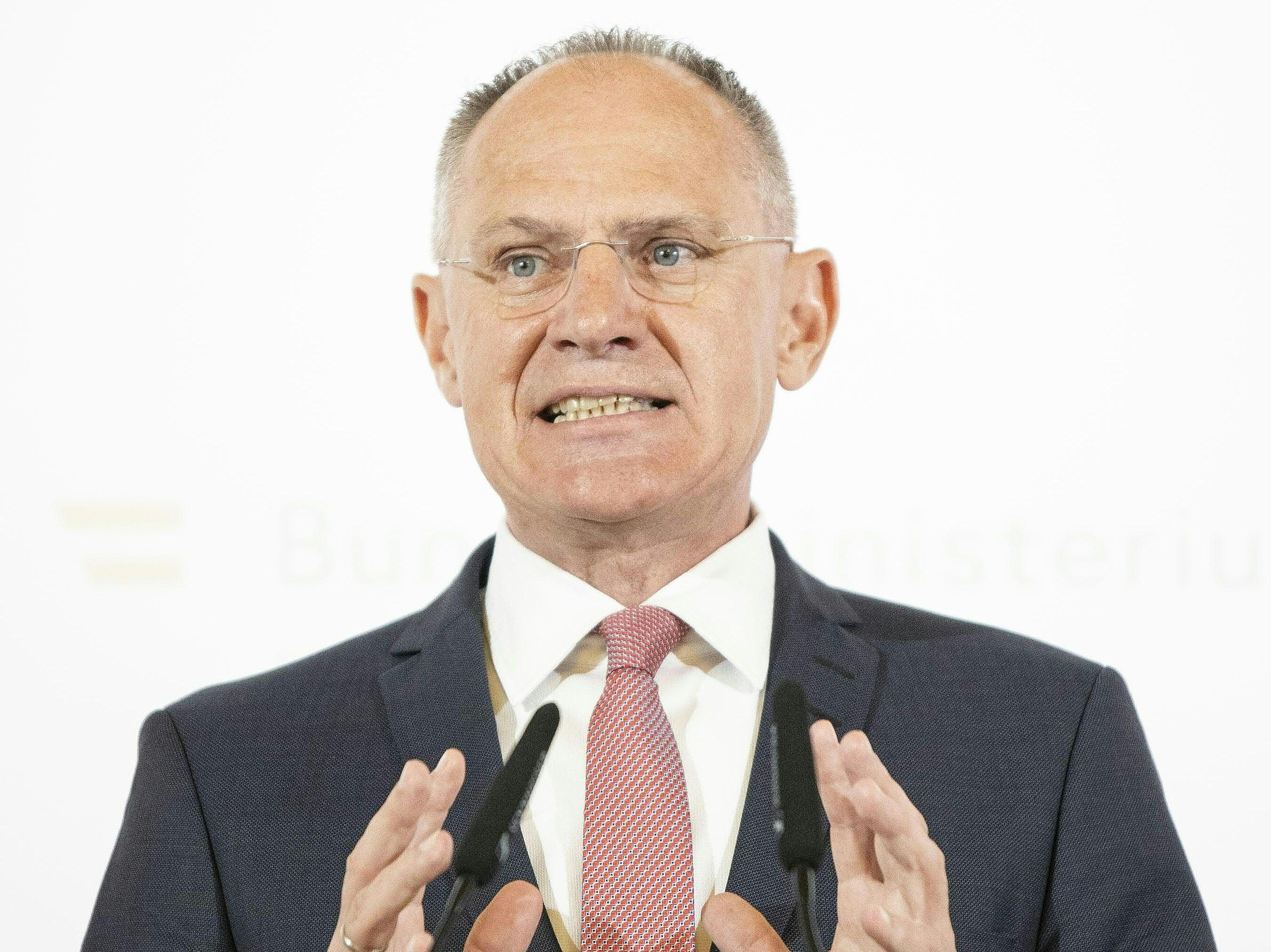 Karner will noch heuer nach Afghanistan und Syrien abschieben.