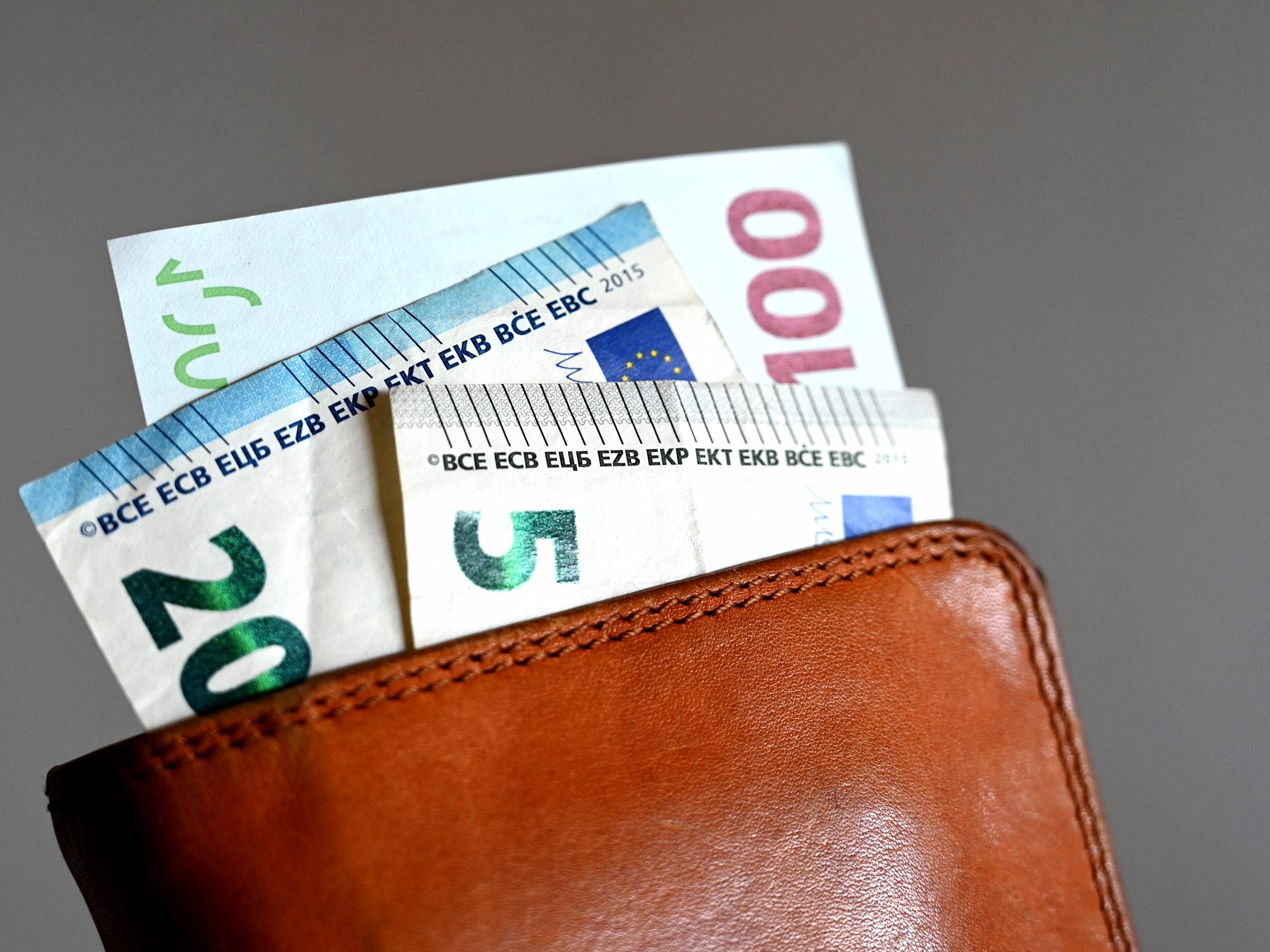Die VKI fordert eine Rückzahlung von Provisionen bei Fondsprodukten. Die VKI fordert eine Rückzahlung von Provisionen bei Fondsprodukten.