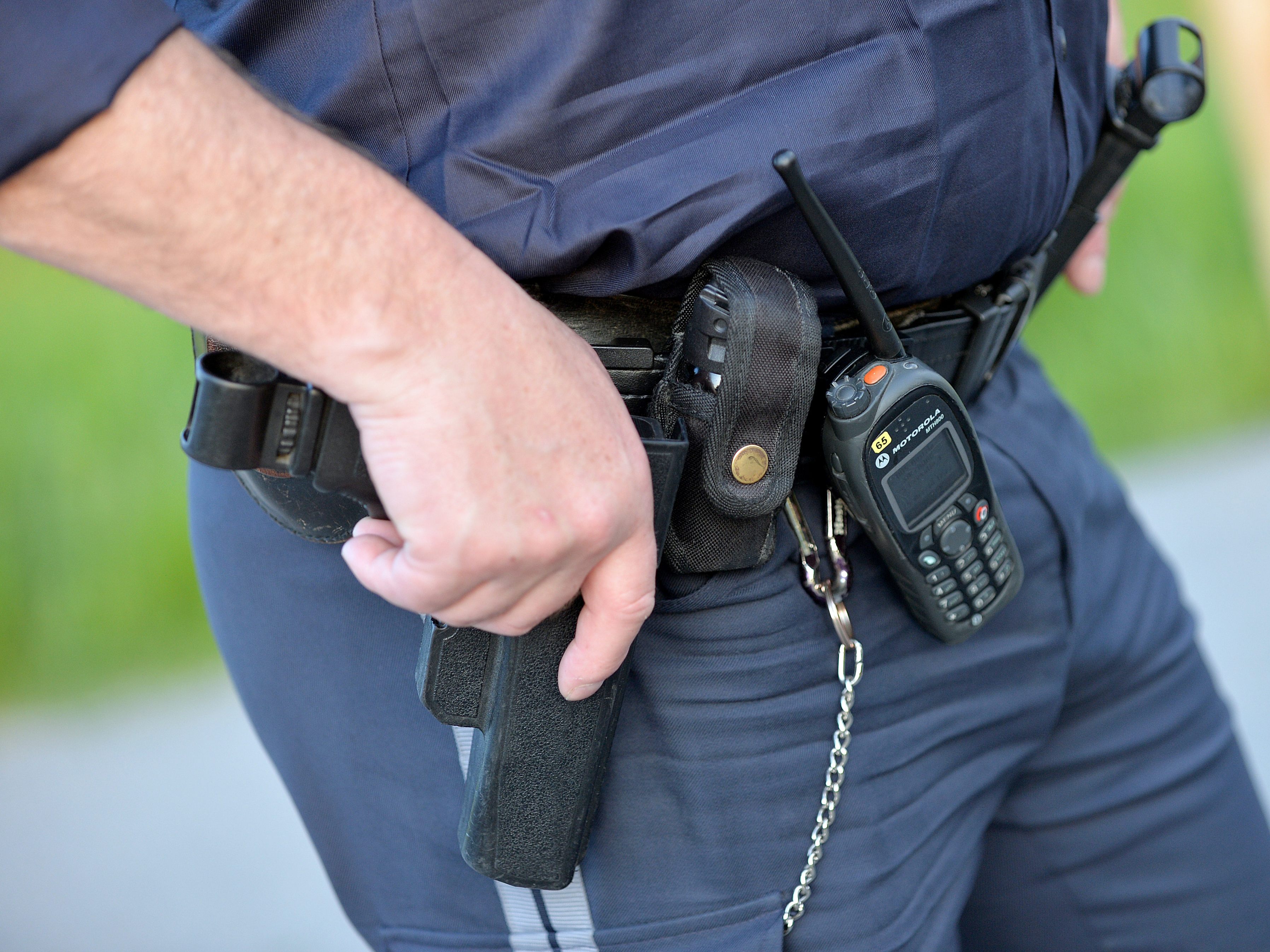 Ein gewalttätiges Trio ging auf einen 19-Jährigen in der Wiener City mit dem Messer und einem Gehstock los. Ein gewalttätiges Trio ging auf einen 19-Jährigen in der Wiener City mit dem Messer und einem Gehstock los.