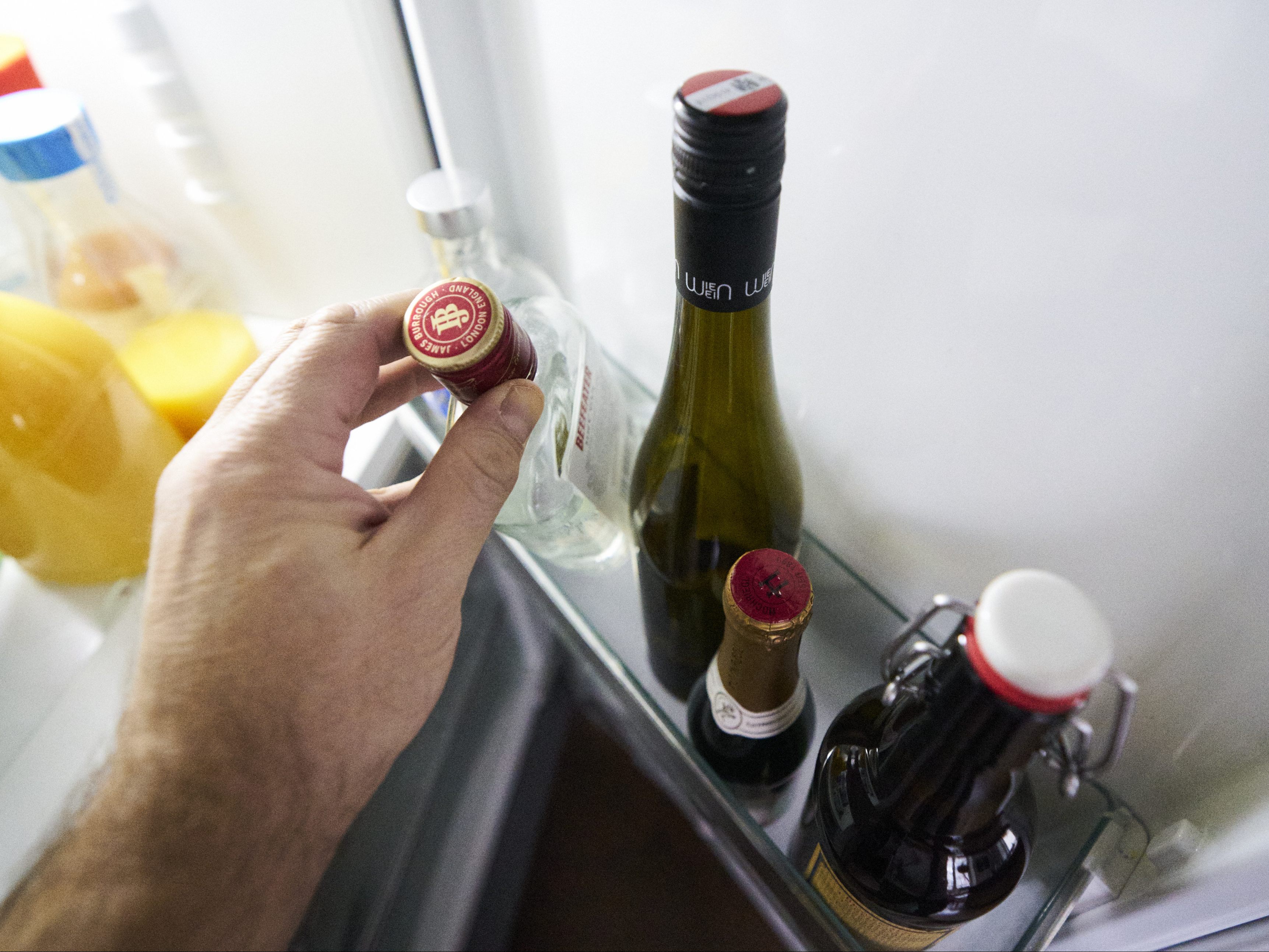 Rund eine Million Österreicher leiden unter einem Alkoholproblem. Rund eine Million Österreicher leiden unter einem Alkoholproblem.