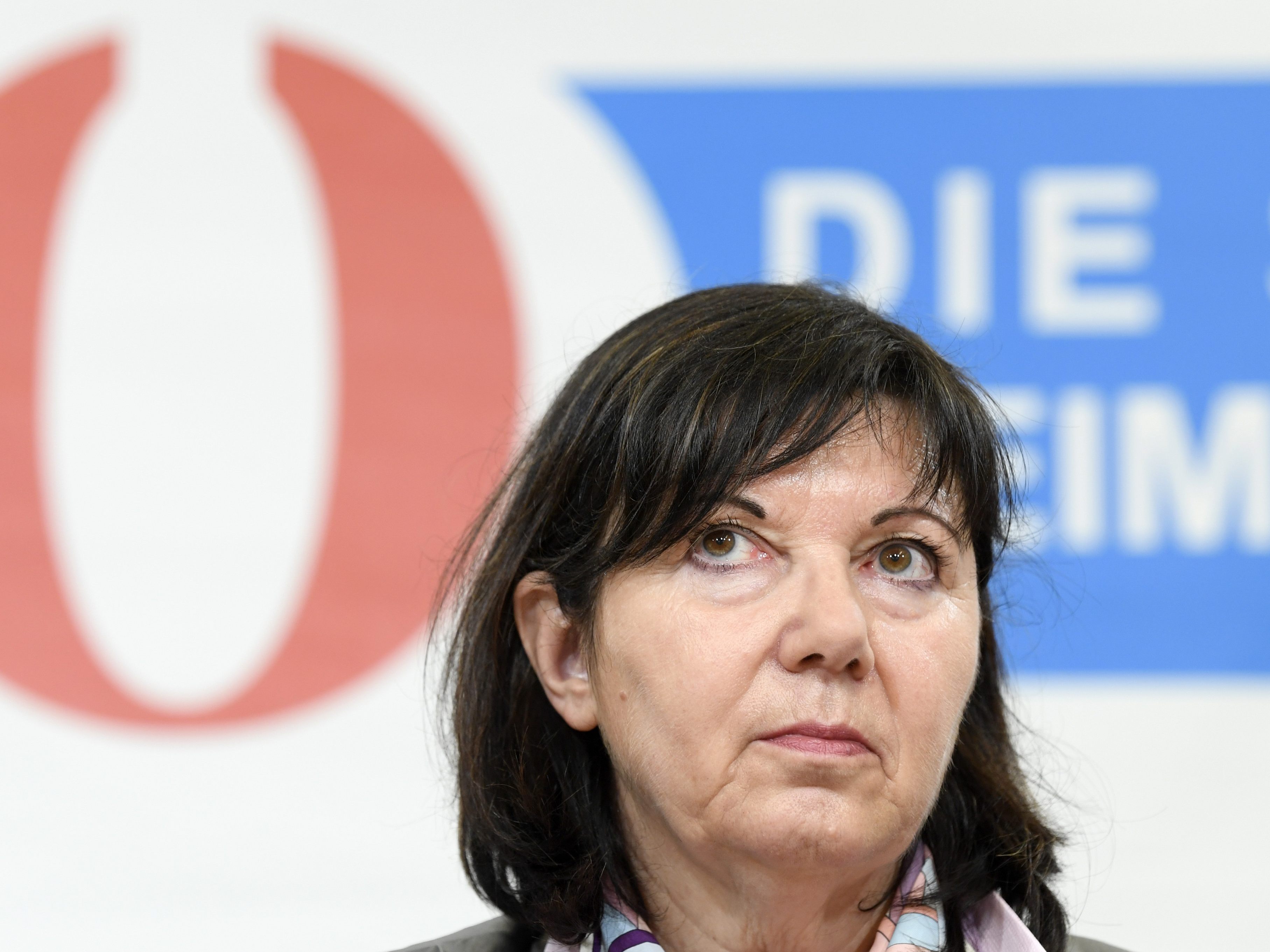 Die Wiener FPÖ-Gemeinderätin Veronika Matiasek legt ihr Mandat zurück. Die Wiener FPÖ-Gemeinderätin Veronika Matiasek legt ihr Mandat zurück.