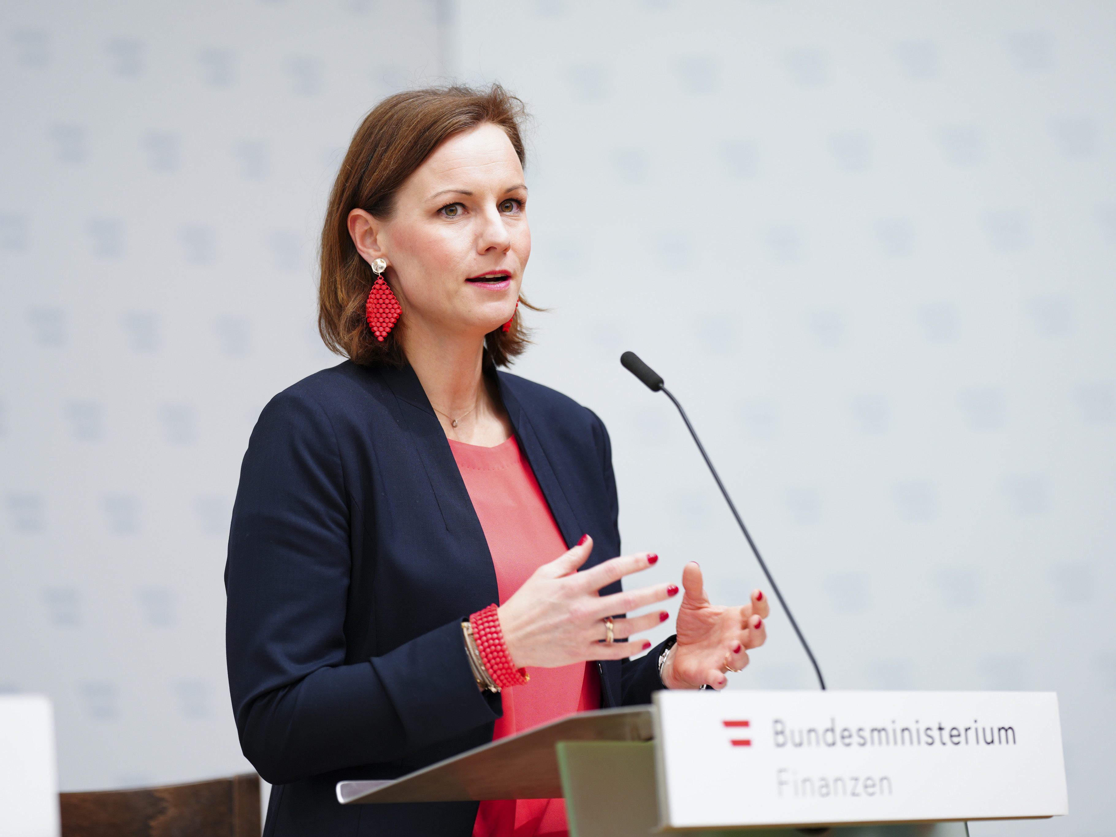 Kühnel fordert die rasche Umsetzung eines Gesetzestextes. Kühnel fordert die rasche Umsetzung eines Gesetzestextes.