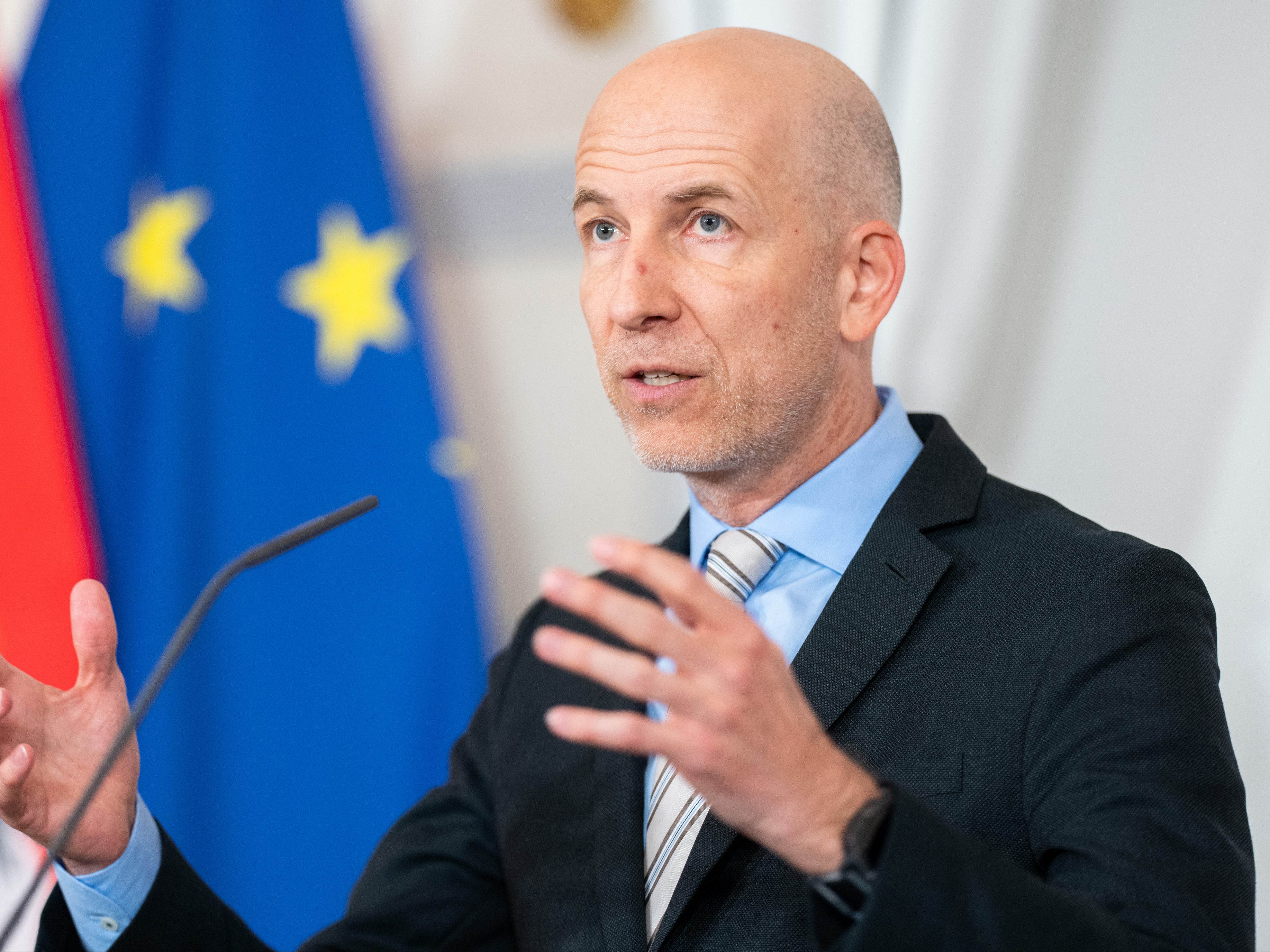 Arbeitsminister Martin Kocher (ÖVP) und Finanzminister Magnus Brunner (ÖVP) präsentierten am Donnerstag ihre Pläne im Kampf gegen die Teuerung. Arbeitsminister Martin Kocher (ÖVP) und Finanzminister Magnus Brunner (ÖVP) präsentierten am Donnerstag ihre Pläne im Kampf gegen die Teuerung.