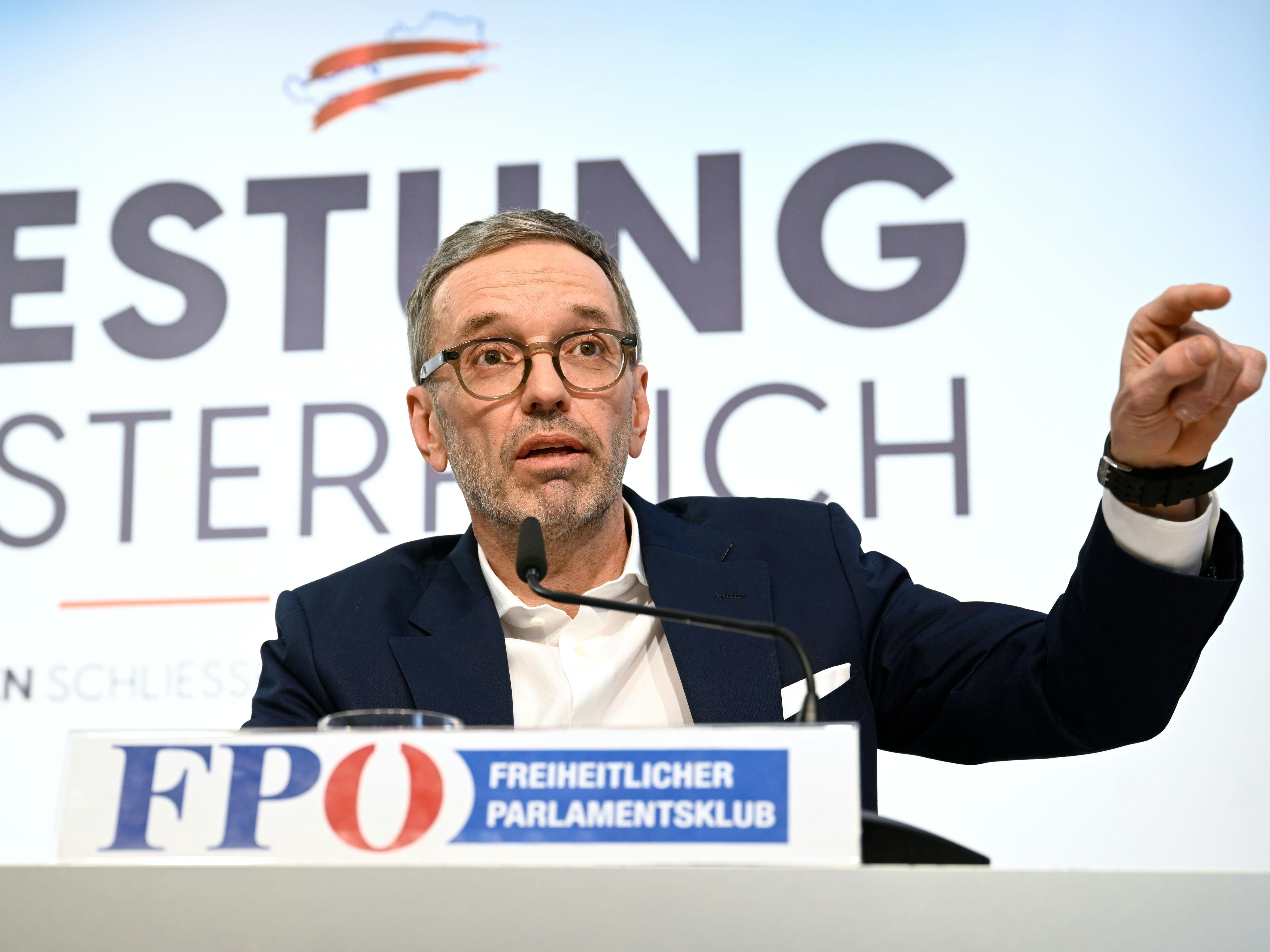 Laut IV und WKÖ schadet die FPÖ Österreich durch ein migrationskritisches Image.