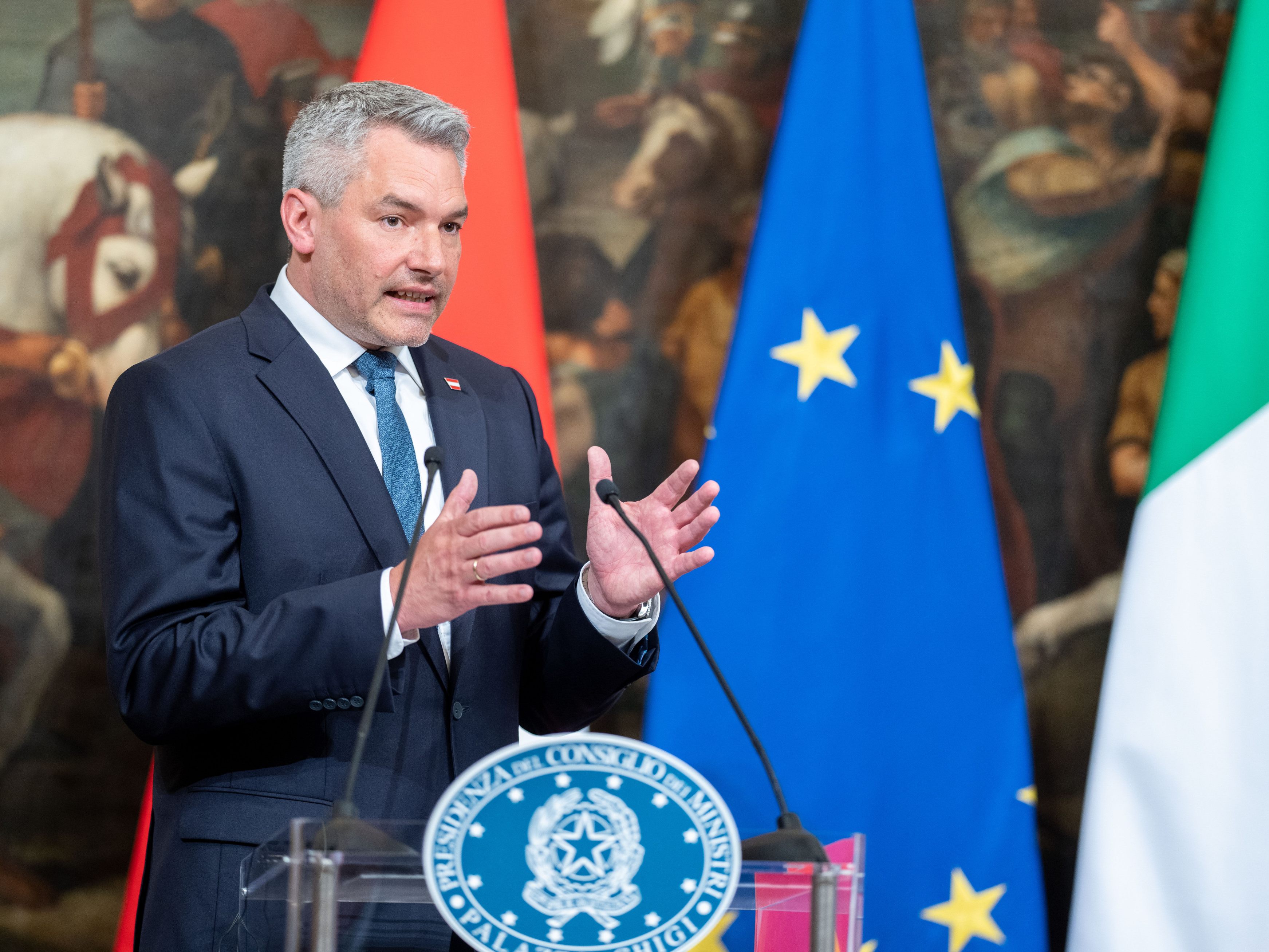 Nehammer lud Italiens Premierministerin Meloni zu Wien-Besuch ein. Nehammer lud Italiens Premierministerin Meloni zu Wien-Besuch ein.