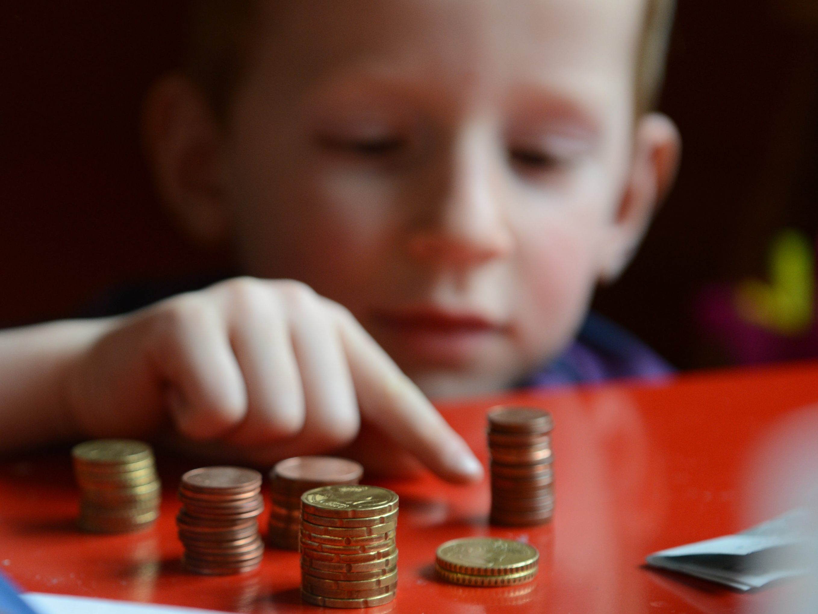 Das Kinderbetreuungsgeld sorgt für Kritik.