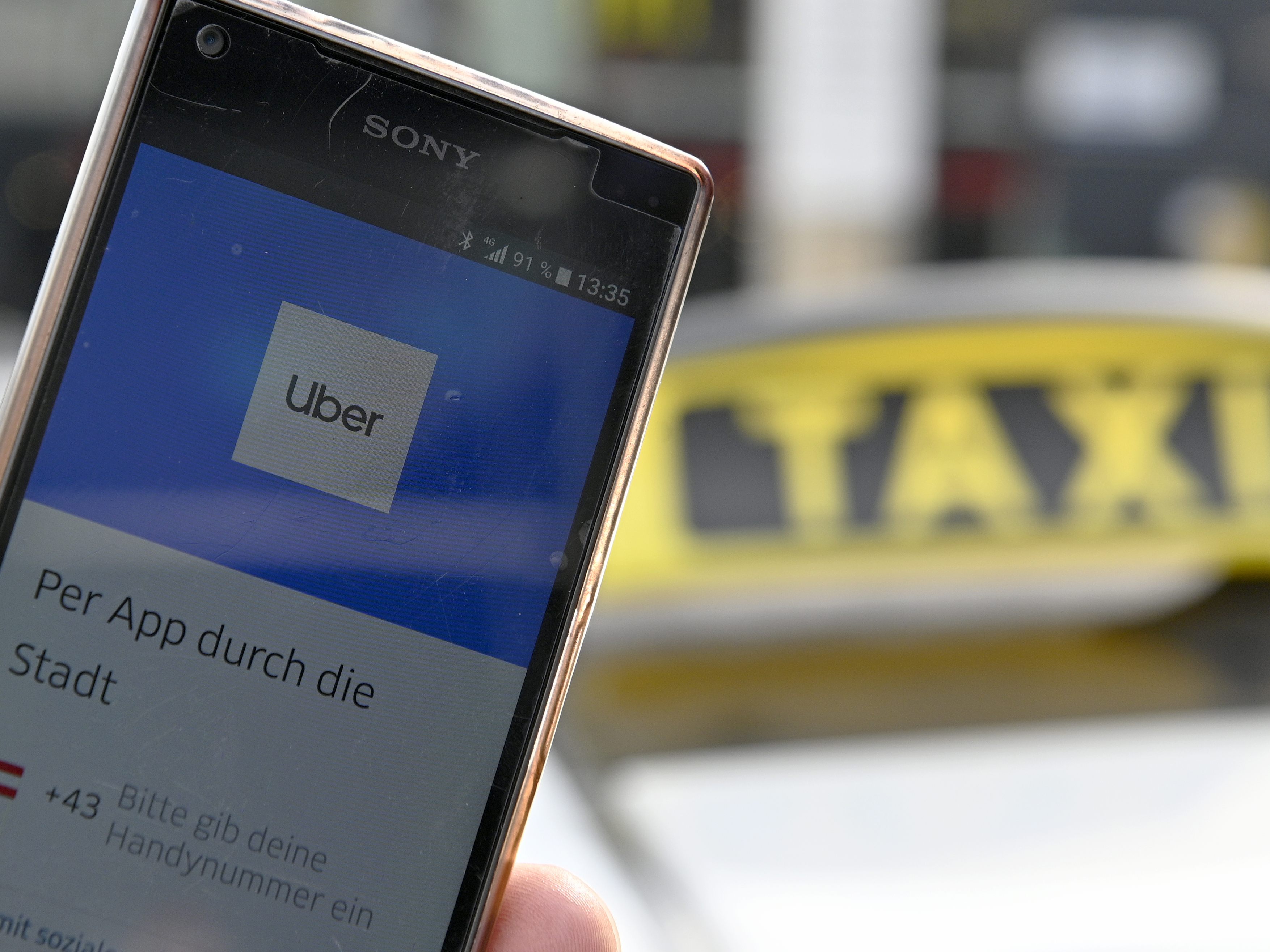 In der Wiener Taxi- und Uber-Szene laufen derzeit Ermittlungen nach einer Überfallserie.