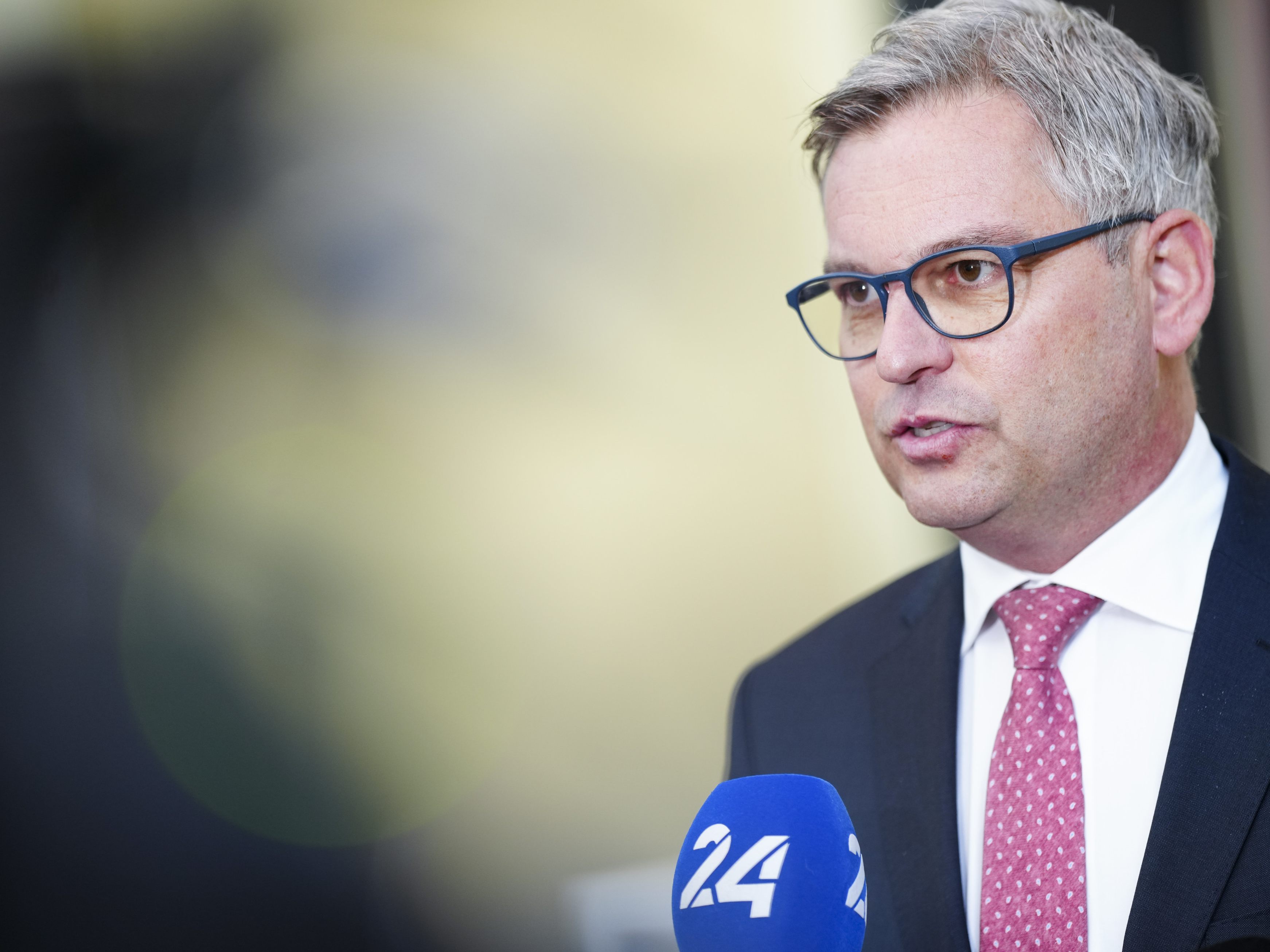 Brunner analysiert den vorzeitigen Ausstieg aus der Strompreisbremse. Brunner analysiert den vorzeitigen Ausstieg aus der Strompreisbremse.
