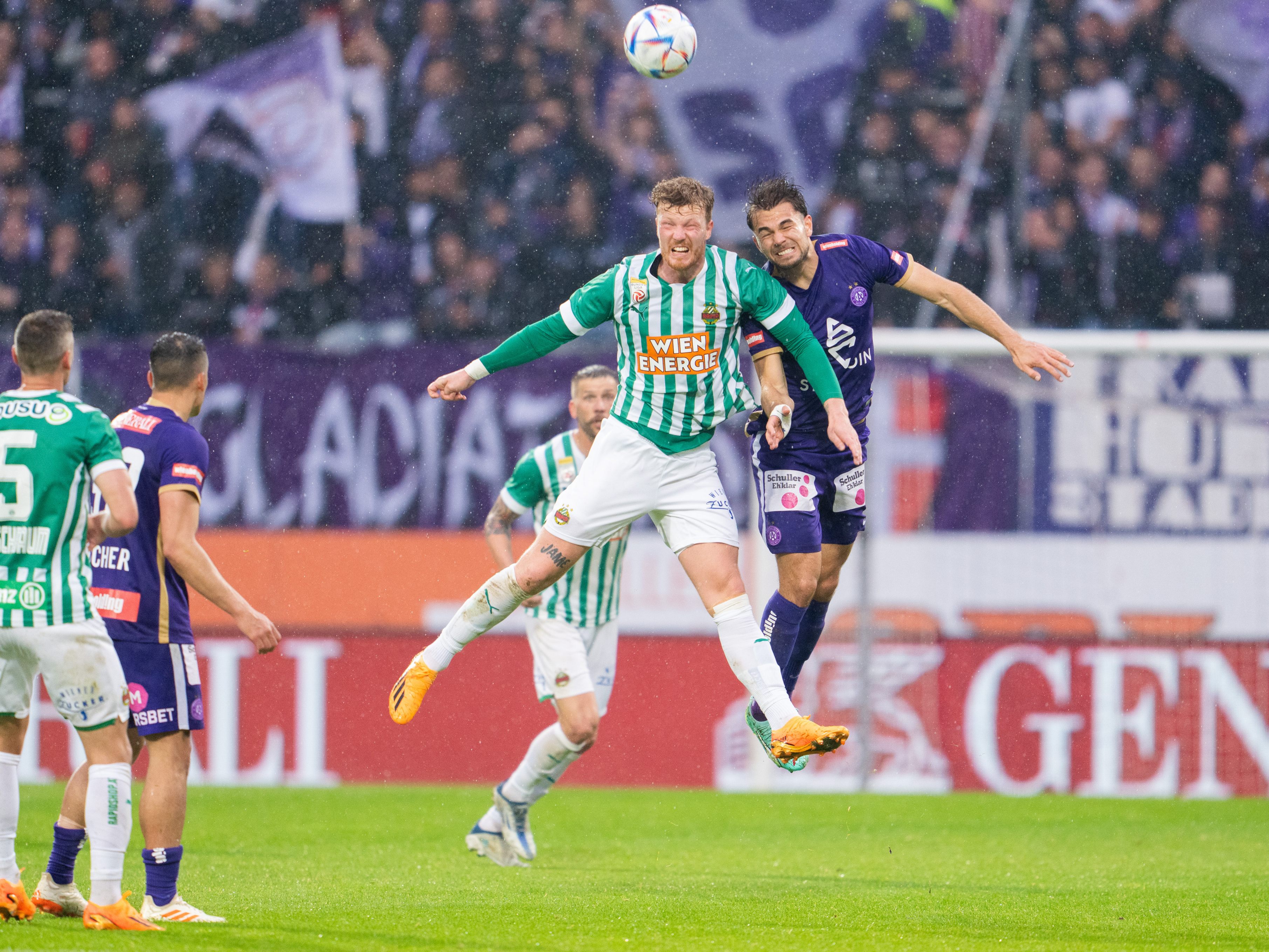 Wiener Austria siegte gegen Rapid. Wiener Austria siegte gegen Rapid.