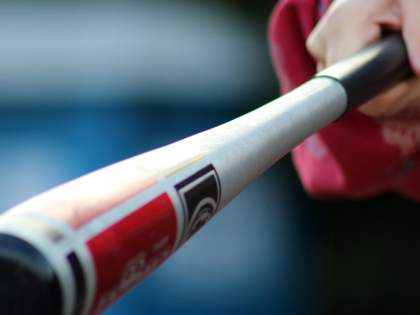 Ein 26-Jähriger wurde von zwei Männern mit Baseballschlägern malträtiert.