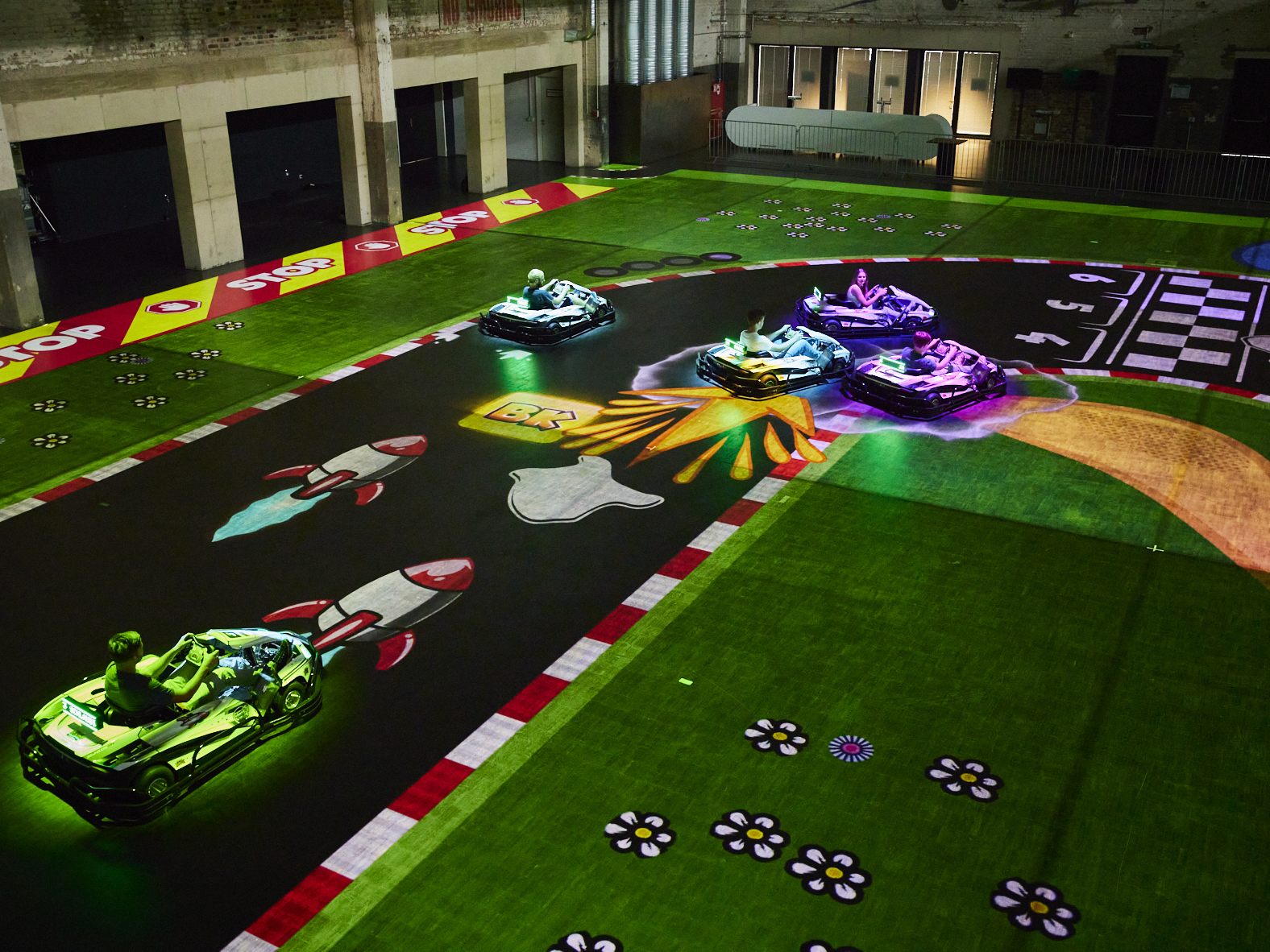 BattleKart verlängert zu den verlängerten Wochenenden auch seine Öffnungszeiten. BattleKart verlängert zu den verlängerten Wochenenden auch seine Öffnungszeiten.