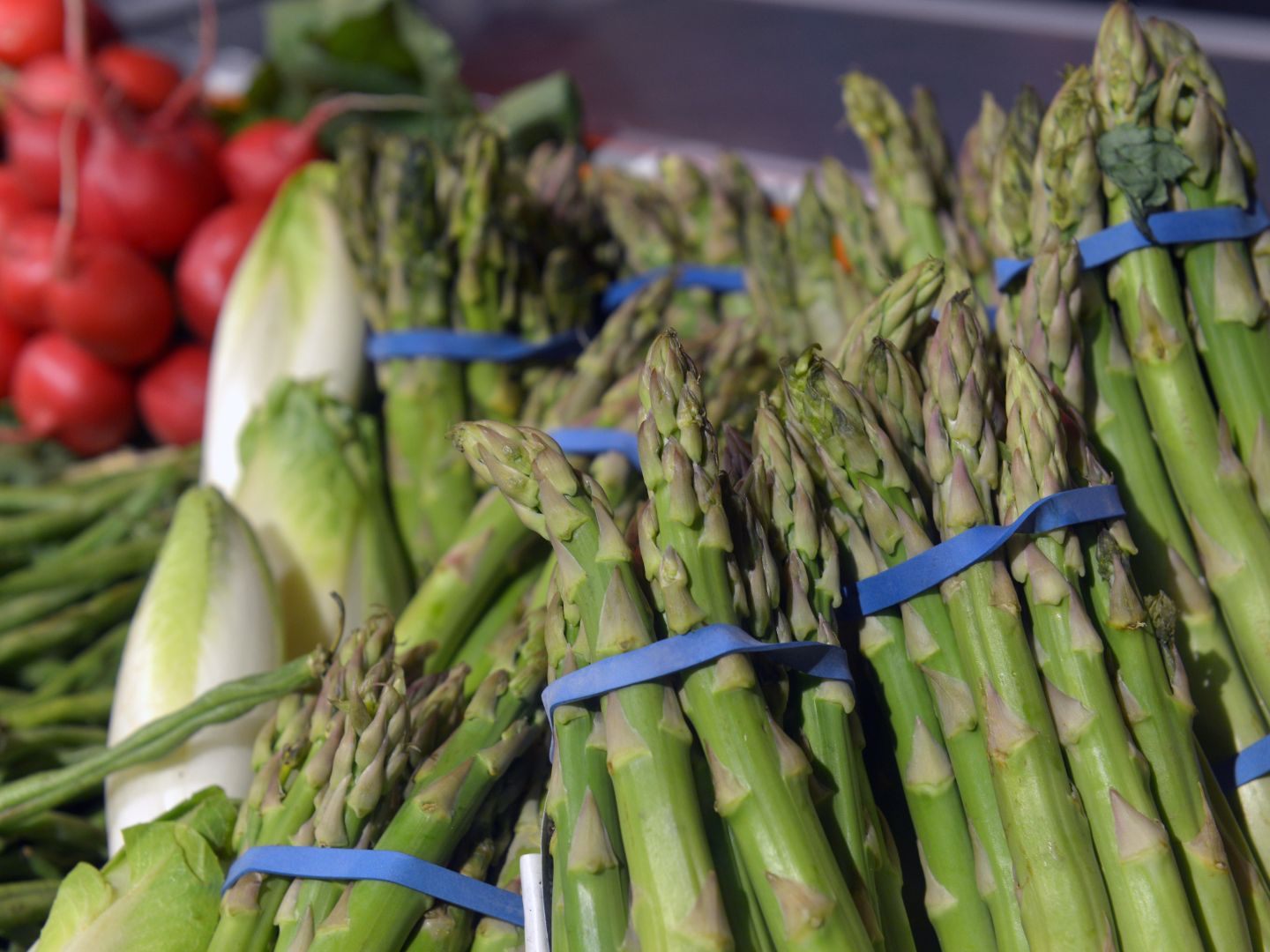 In Österreichs Supermärkten wird vor allem importierter Spargel angeboten.