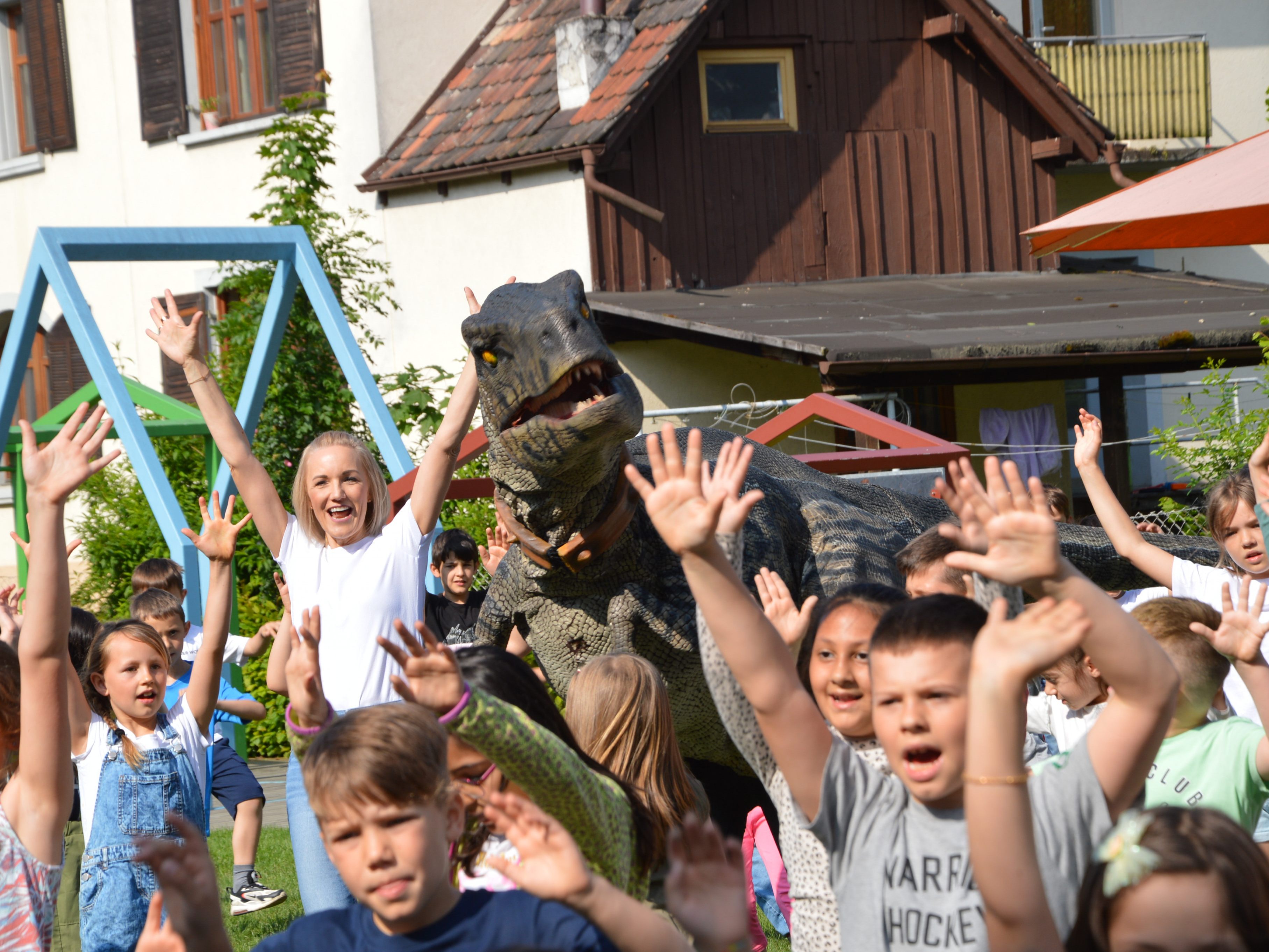 Der Elternverein der VS Rheindorf lud zum Schulfest. Der Elternverein der VS Rheindorf lud zum Schulfest.
