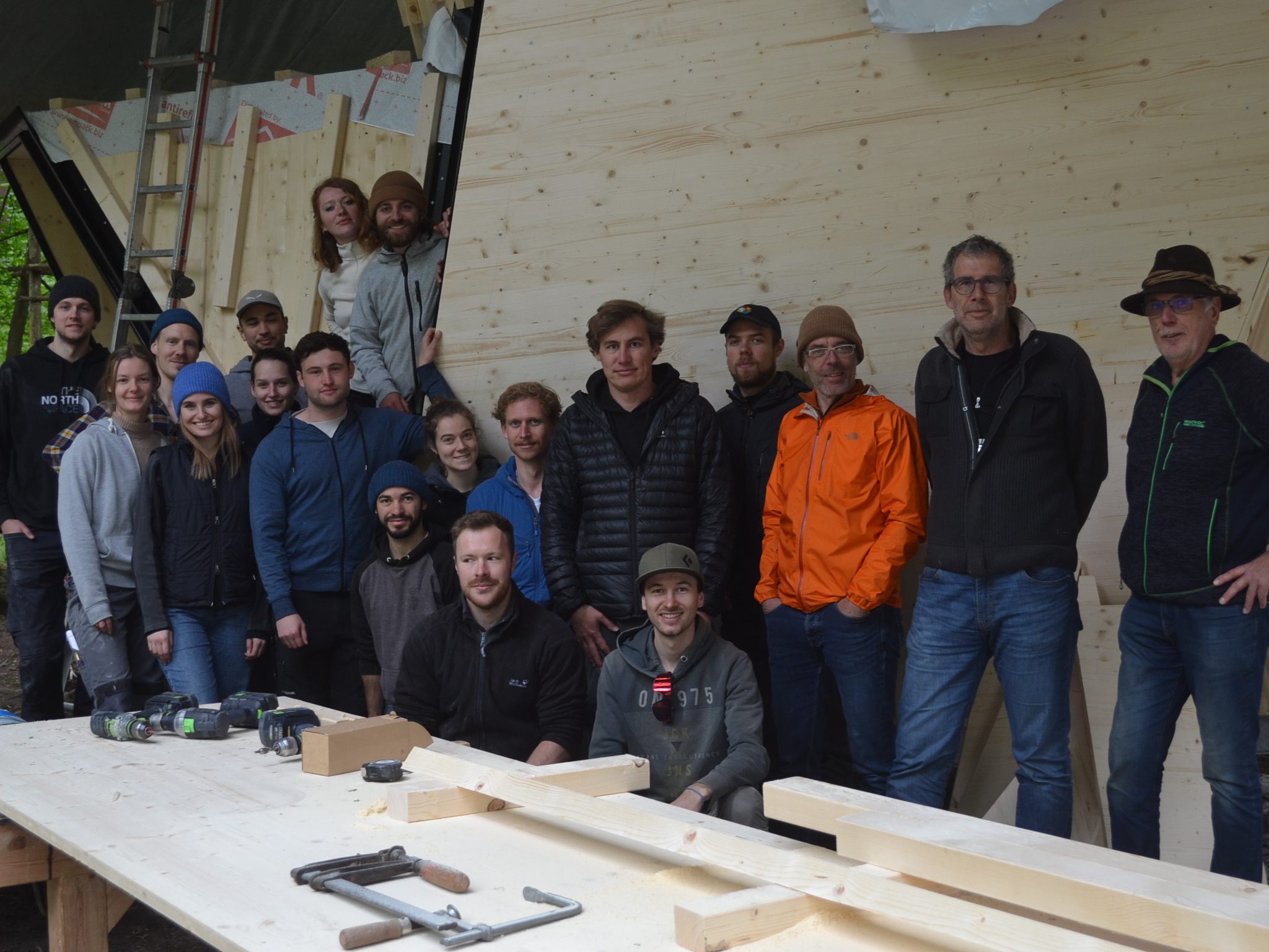 Ein Gruppenfoto als Erinnerung an eine intensive und tolle Zeit in Nenzing.