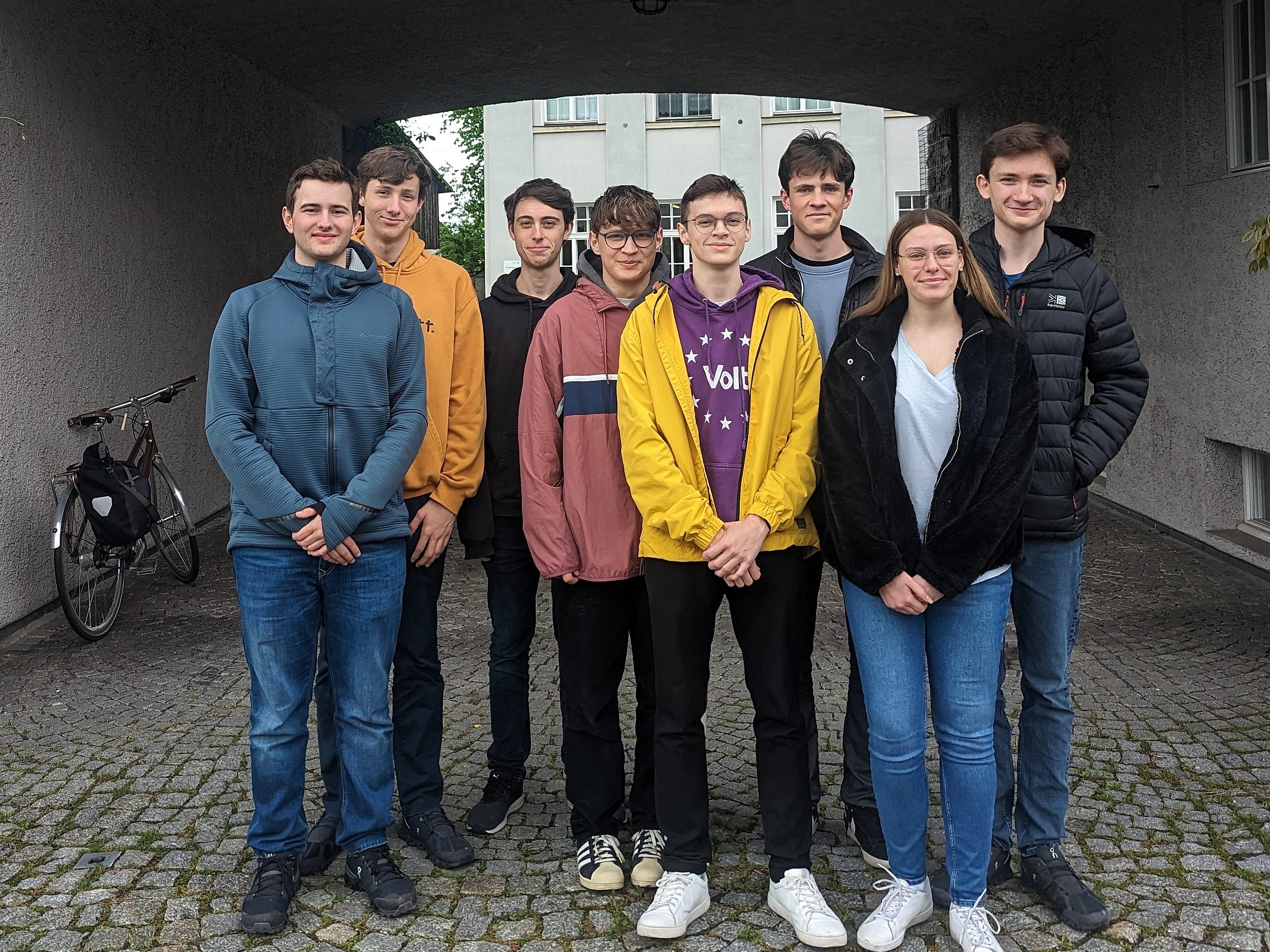 Die Schülerinnen und Schüler der HTL Dornbirn waren begeistert vom Vortrag in der Alten Seifenfabrik. Die Schülerinnen und Schüler der HTL Dornbirn waren begeistert vom Vortrag in der Alten Seifenfabrik.