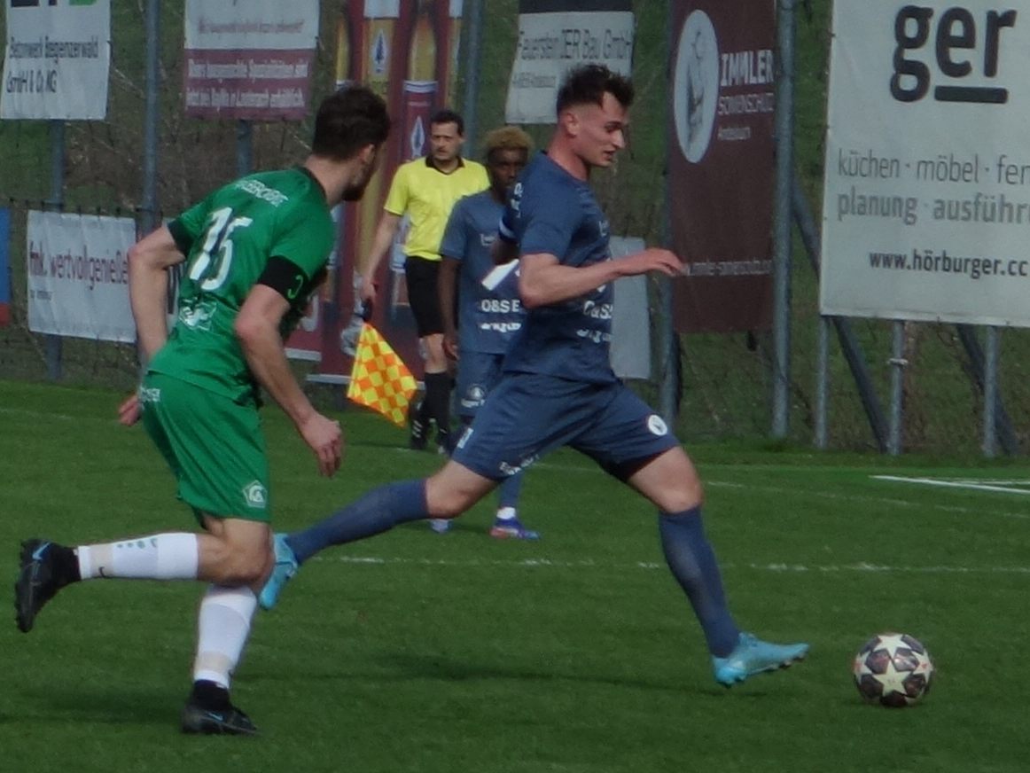 Maximilian Meusburger strebt mit dem FC Andelsbuch den Einzug in das Wäldercup-Finale an.