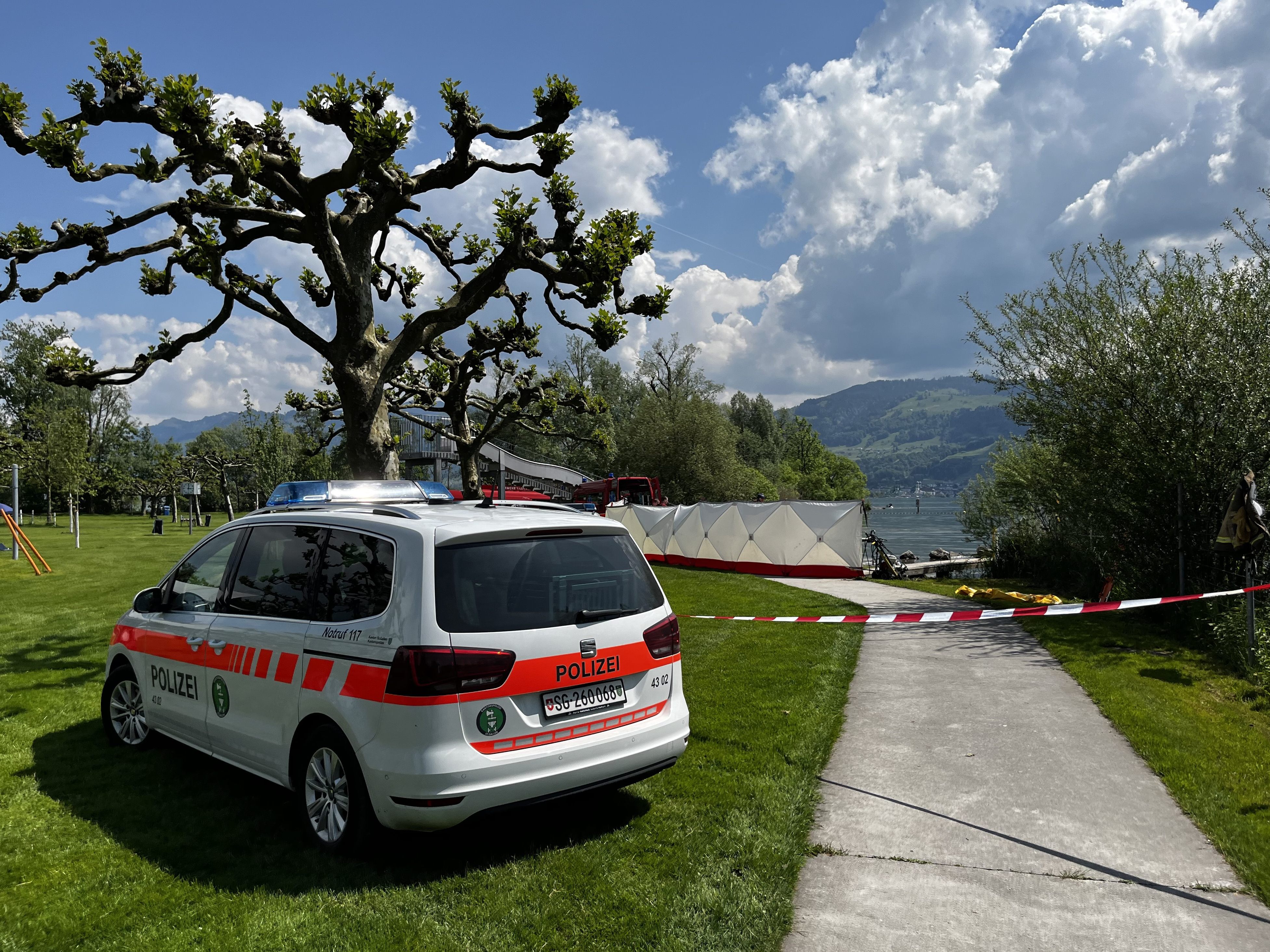 Rapperswil-Jona: Toter Mann aus Zürichsee geborgen.