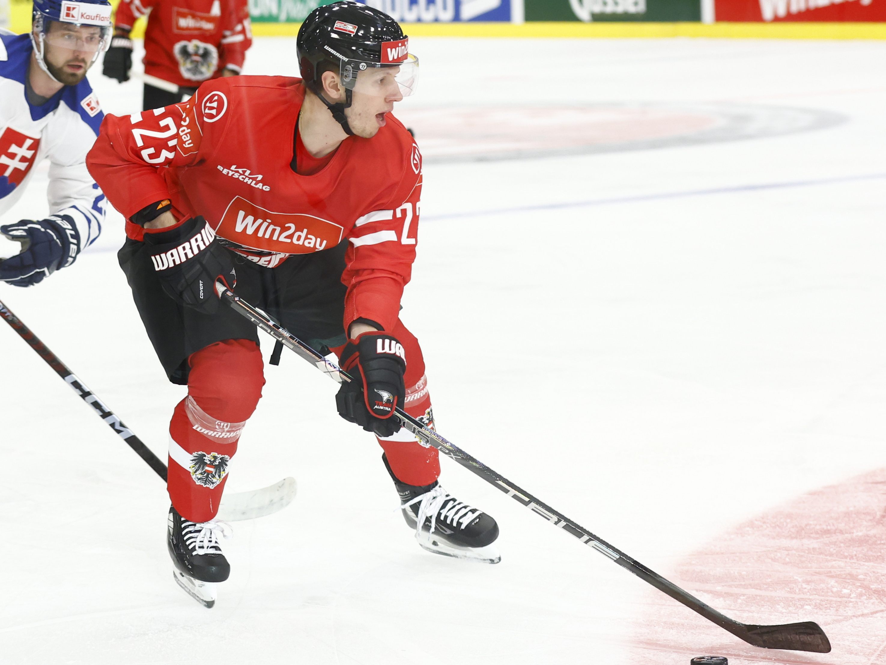 Tor und Assist krönten starke Leistung von Marco Rossi beim Überraschungserfolg gegen Slowakei.
