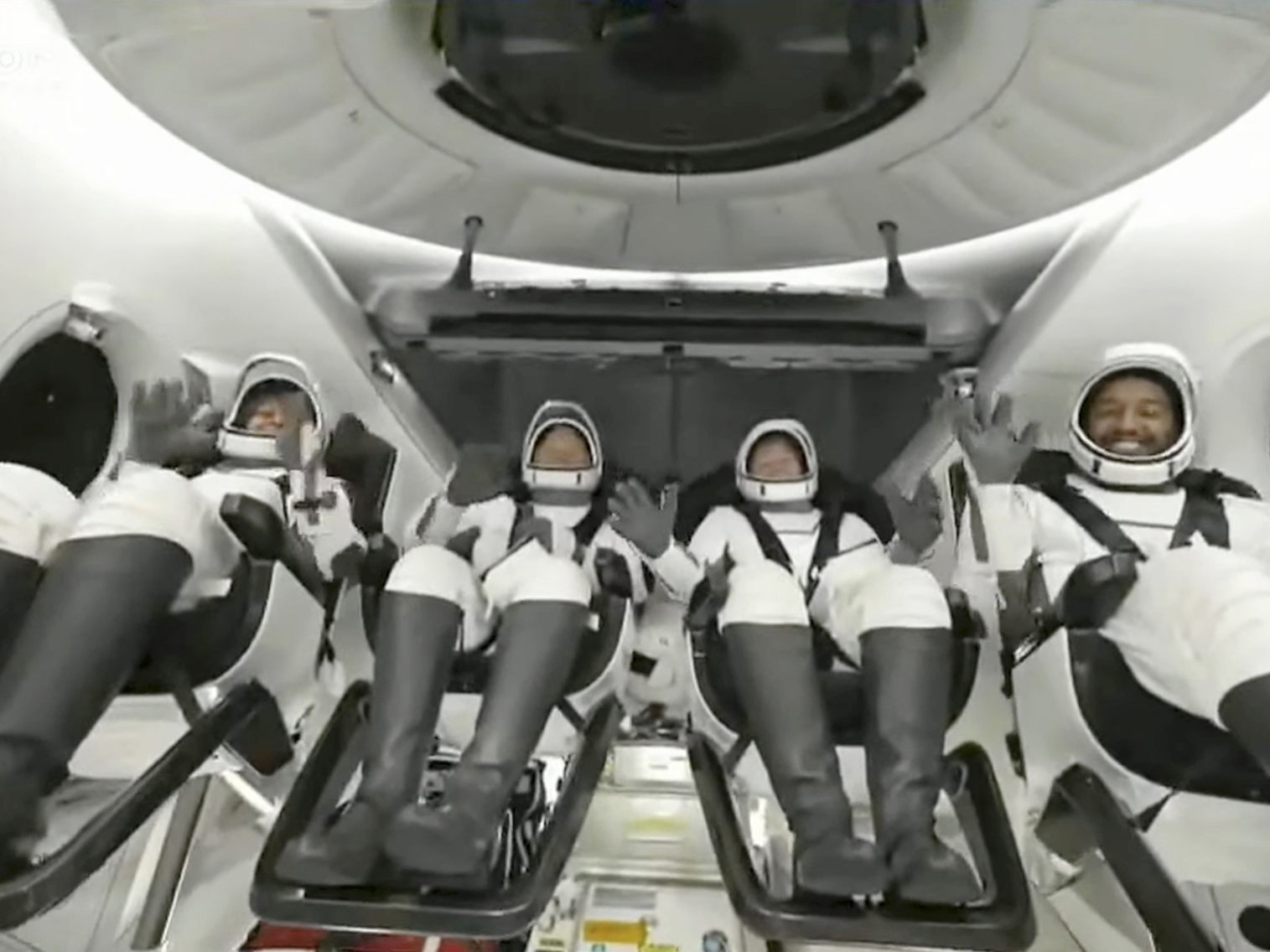 Nach zehn Tagen im All ist die SpaceX-Crew wieder auf der Erde gelandet. Nach zehn Tagen im All ist die SpaceX-Crew wieder auf der Erde gelandet.